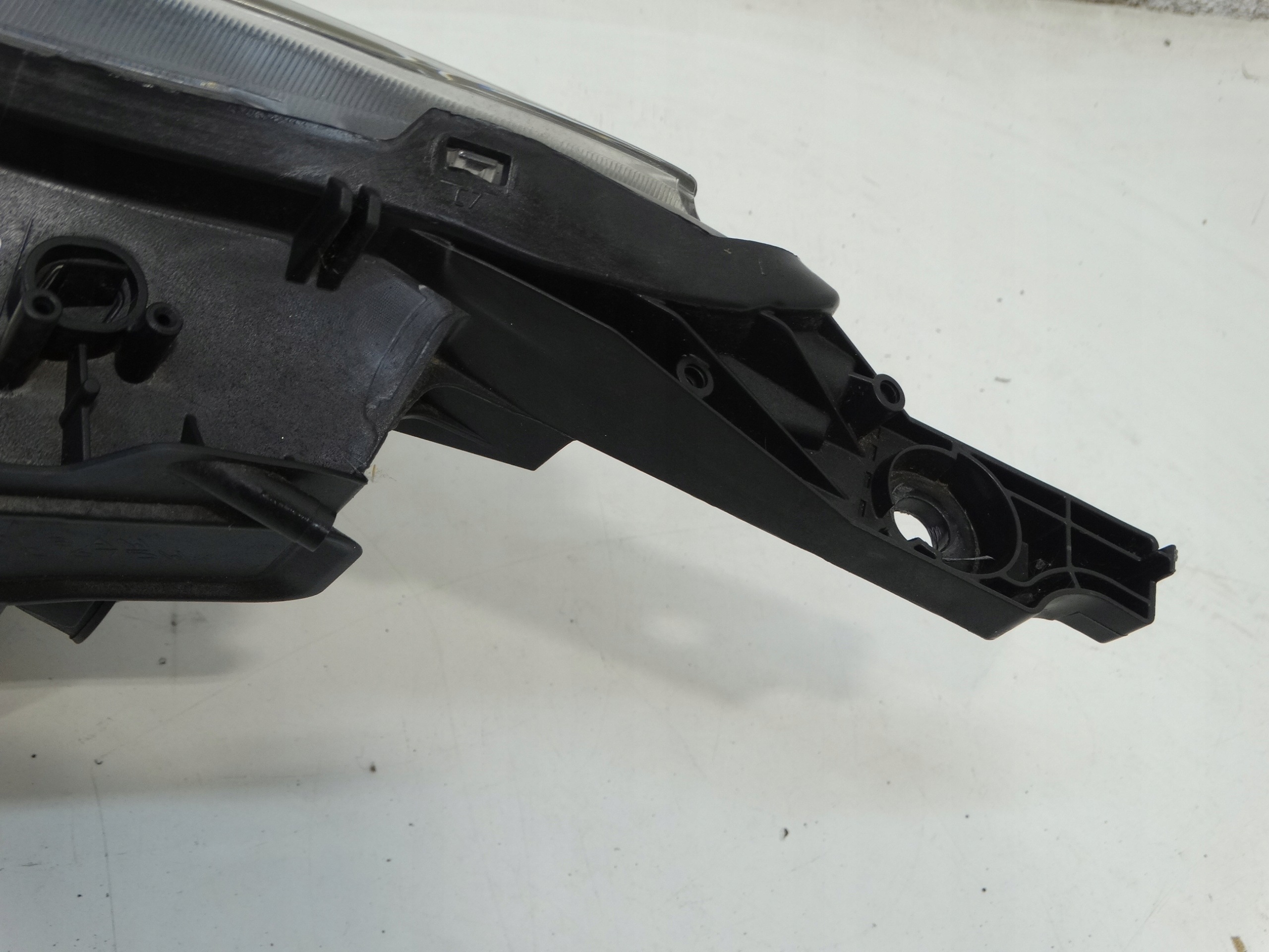 REFLEKTOR light right front PEUGEOT 2008 and LIFT 9814739580