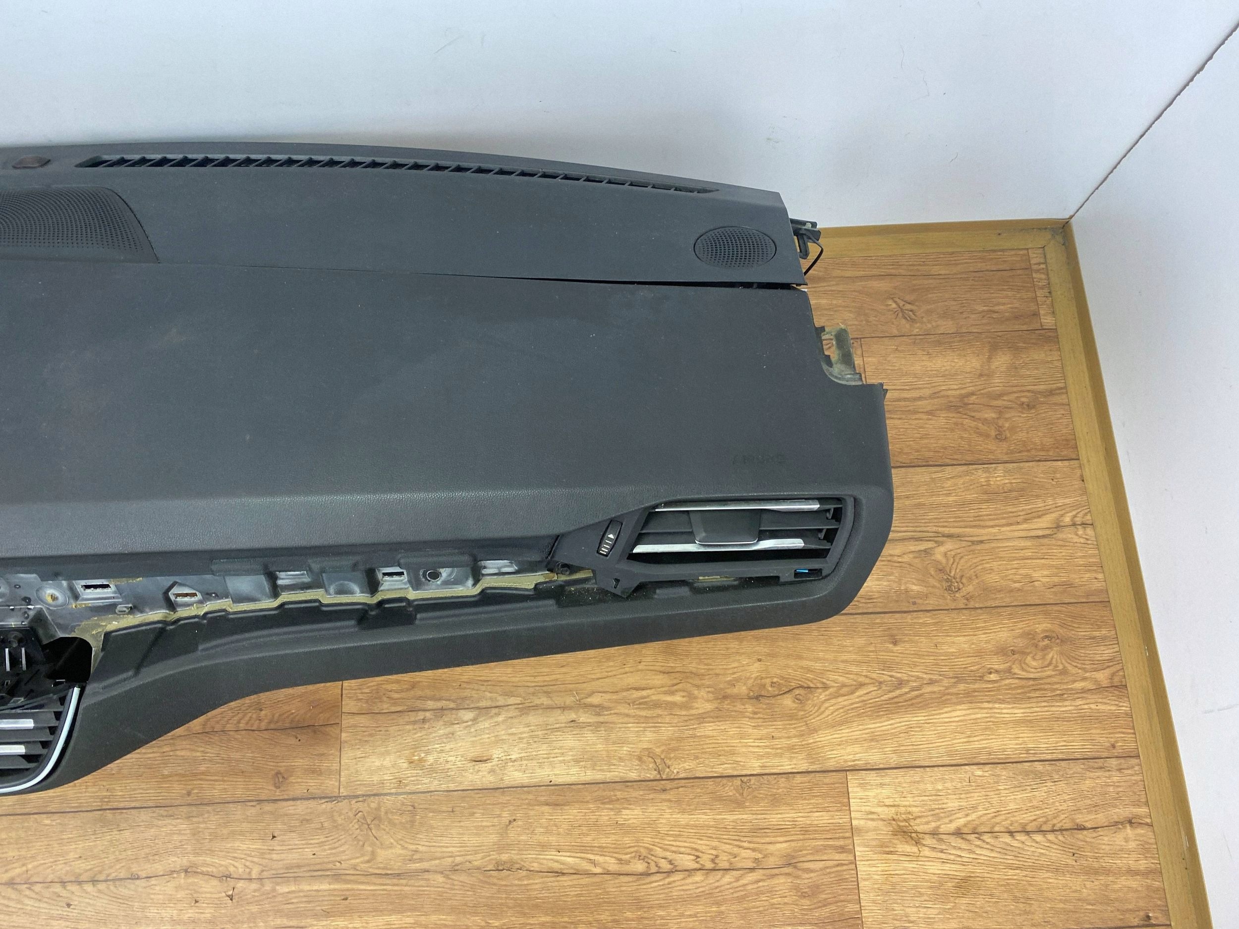 dashboard instrument panel Ford Escape Titanium IV 2020+