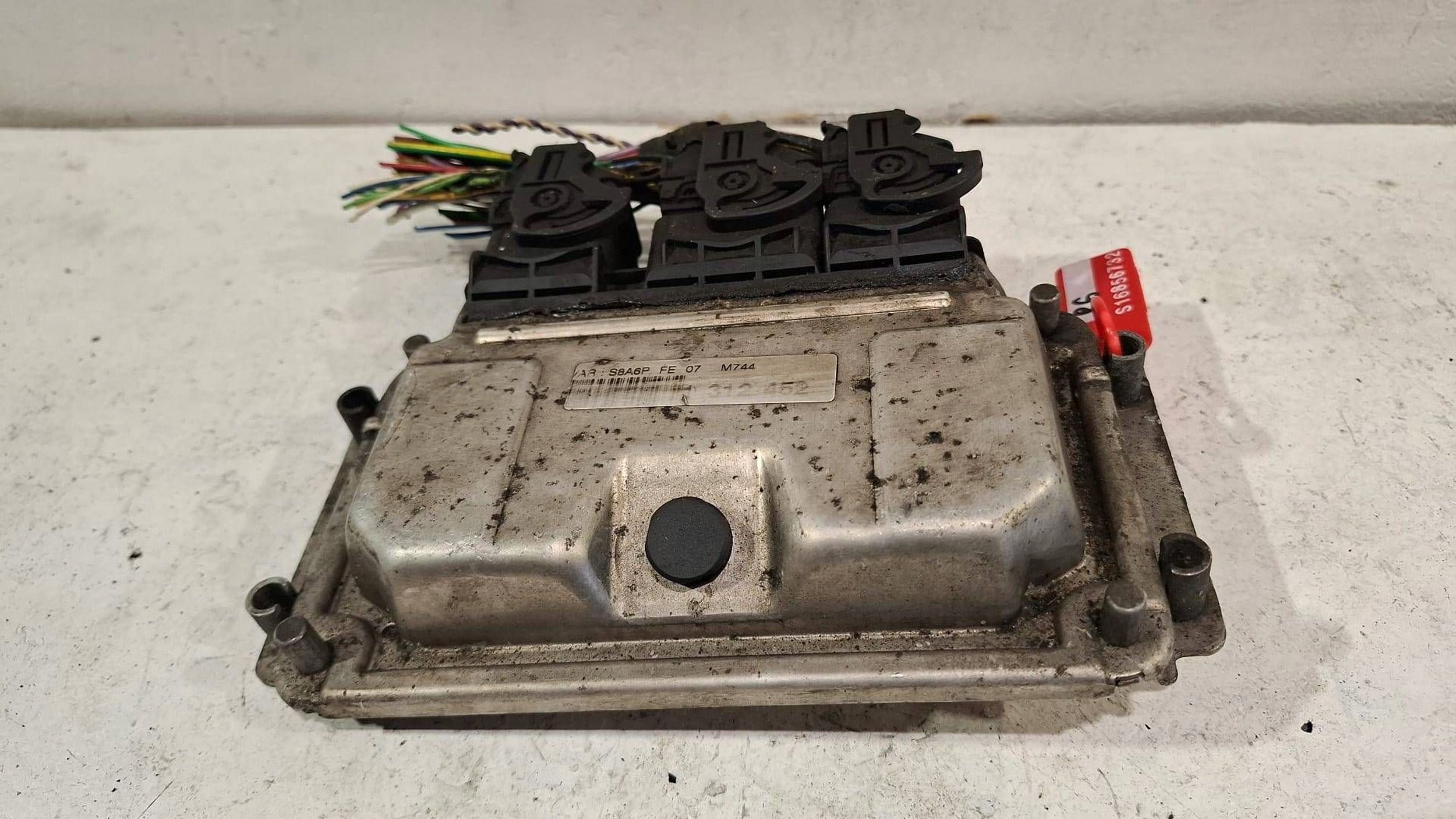 control unit of the engine computer 0261206246 Citroen Peugeot 1.1 8V