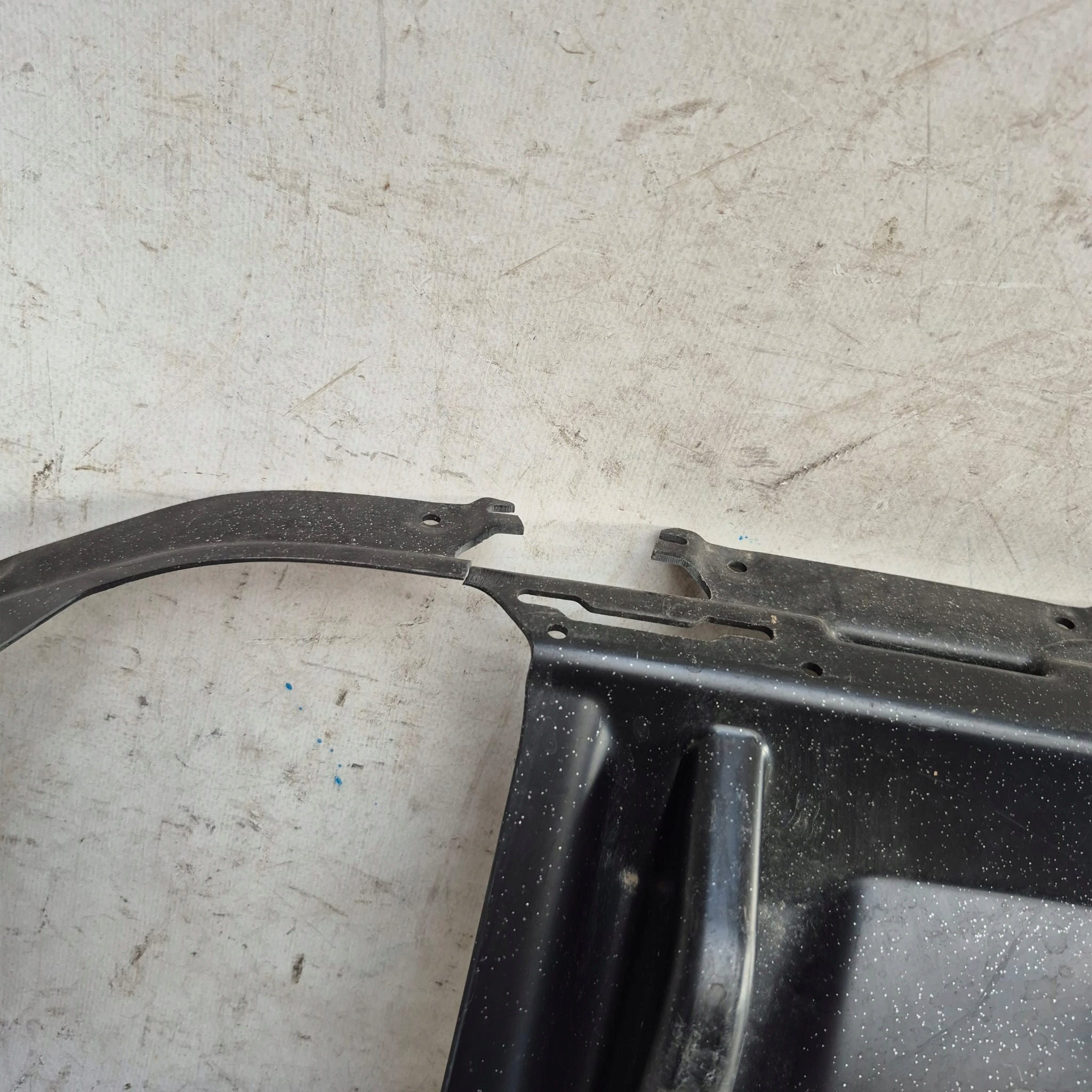 VW AMAROK und 1 HIGHLINE 09-16 Blende Abdeckung abdeckung unter Stoßstange