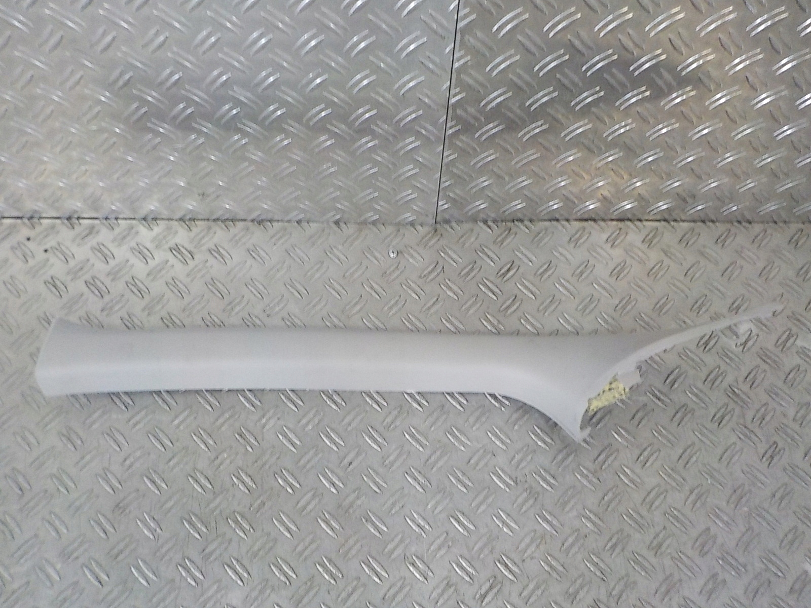 769116799 - TRAFIC III VIVARO B ПЛАНКА КРЫШКА СТОЙКИ ЛЕВАЯ