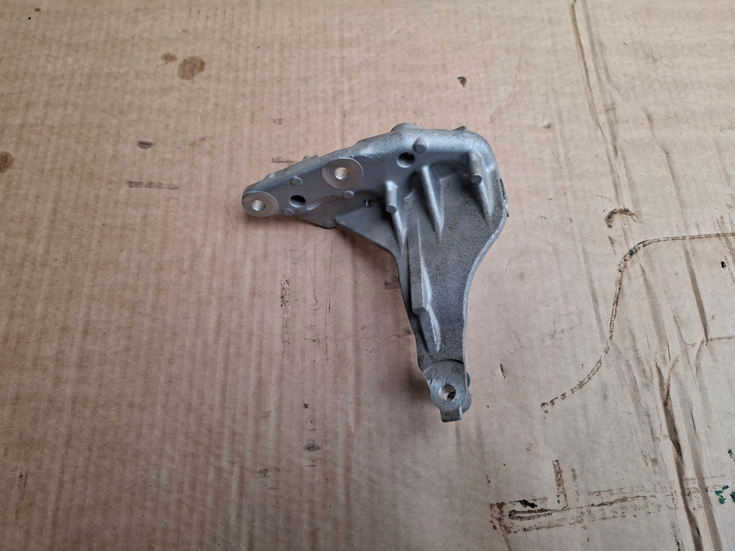 FORD KUGA MK3 2.5 Poignée Support plaque POMPY d’eau LX6E-8D611-AA