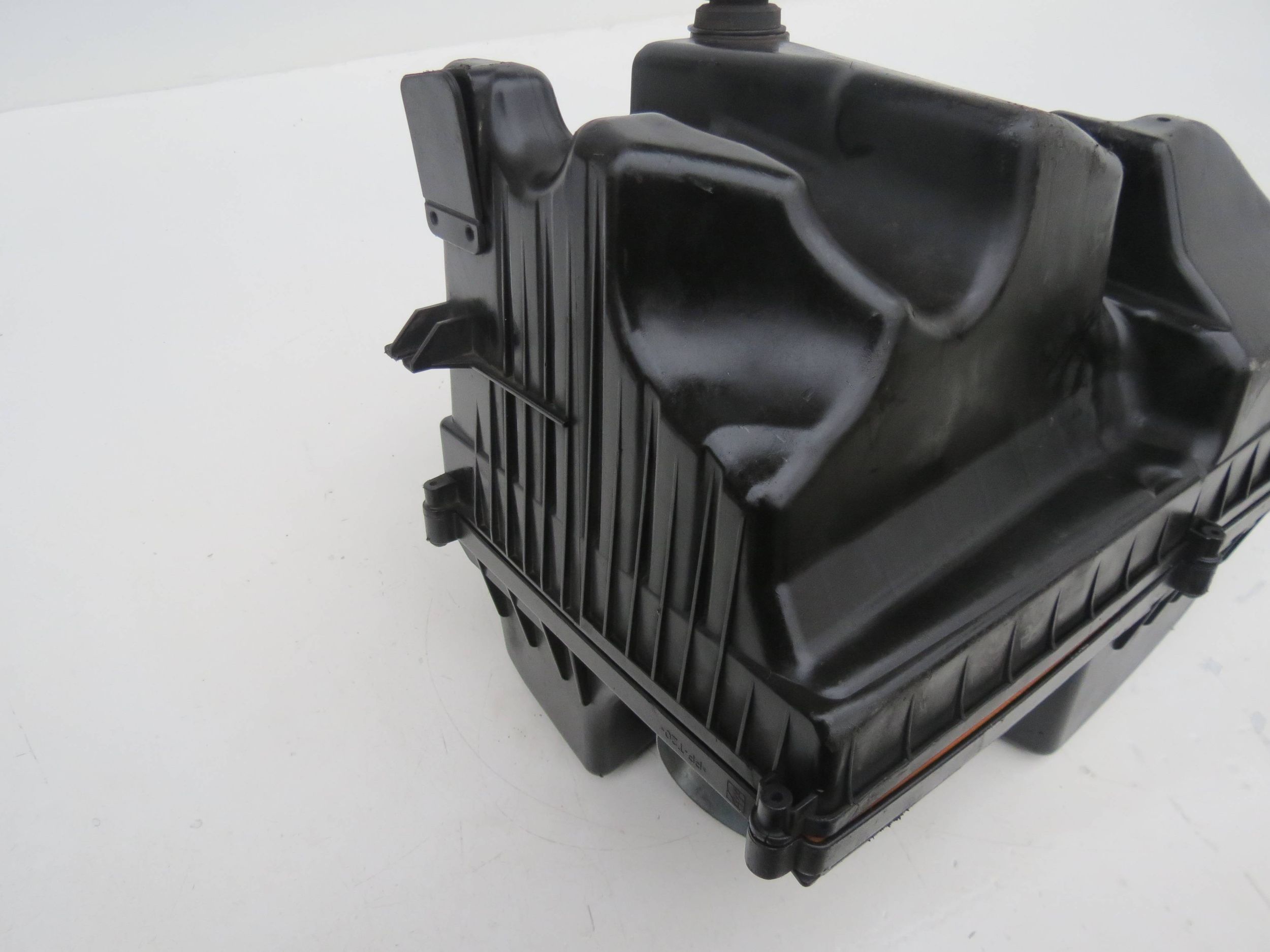 Gehäuse filter luft VOLVO XC90 4.4 V8 30748211