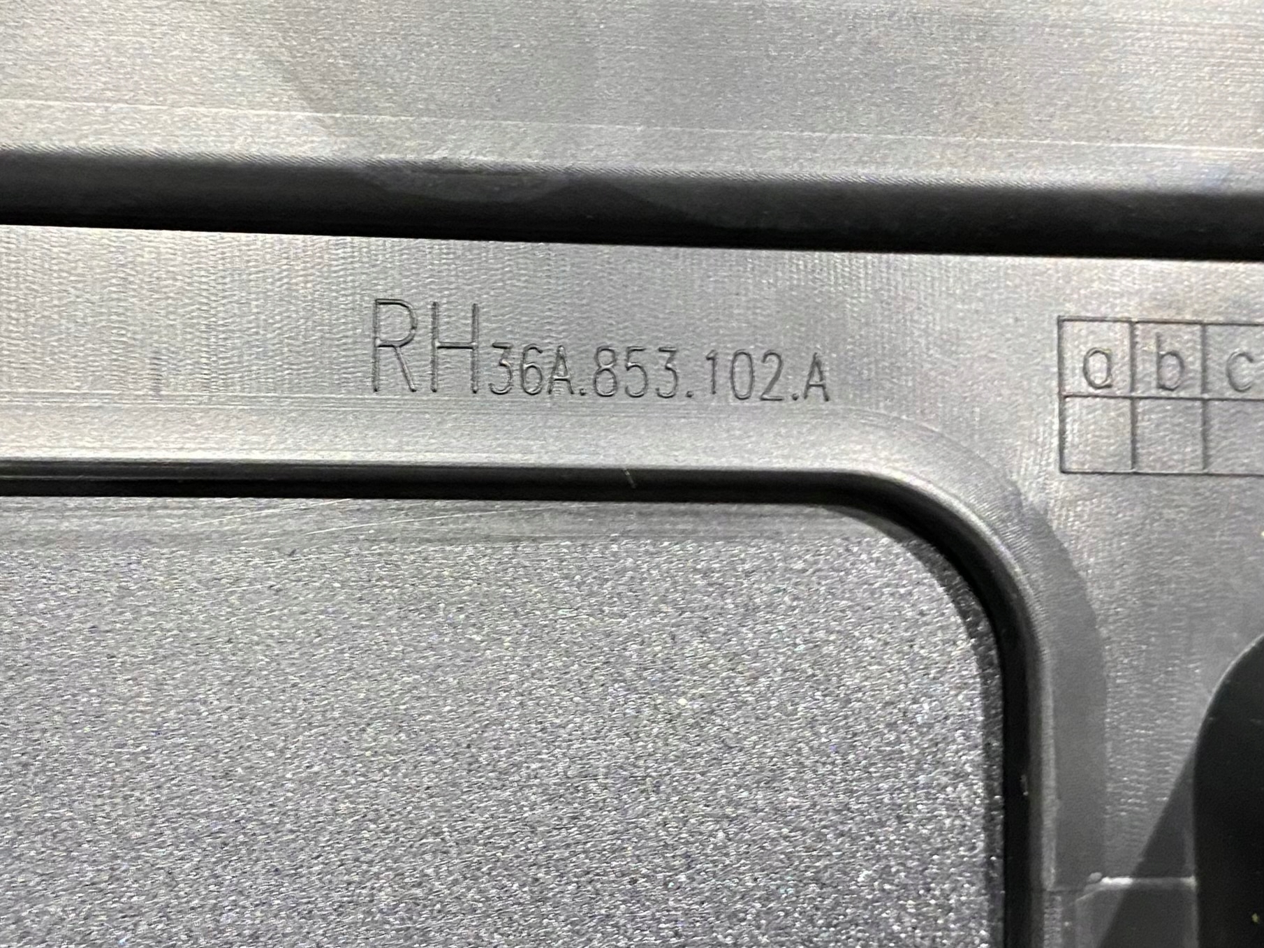 BENTLEY BENTAYGA cap moulding door R 36A853072