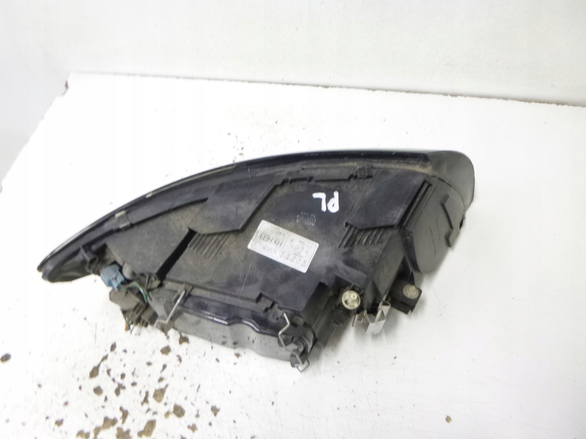 light front left Volvo V50 2005r.