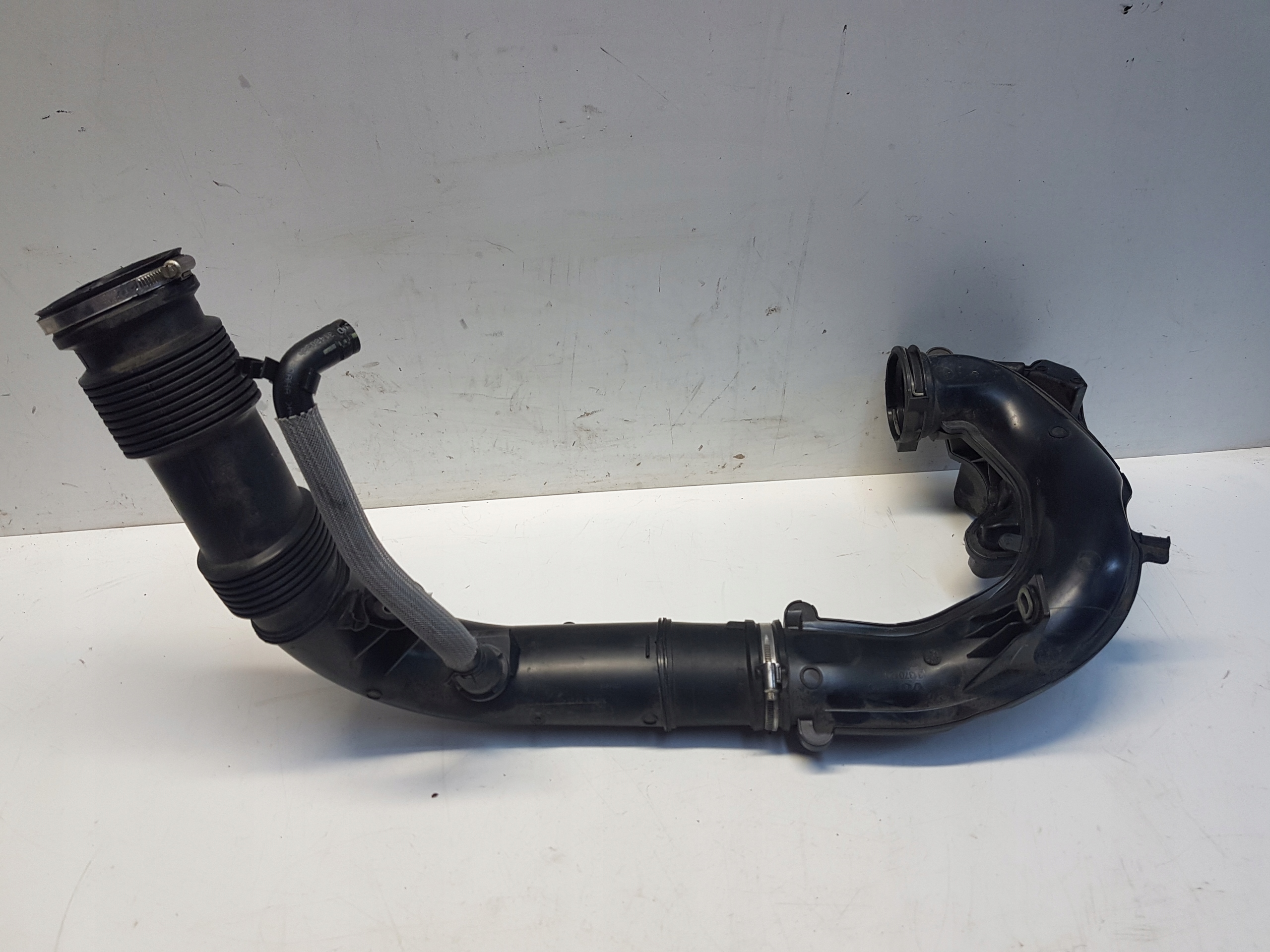 VOLVO V90 S90 pipe air hose 31370120