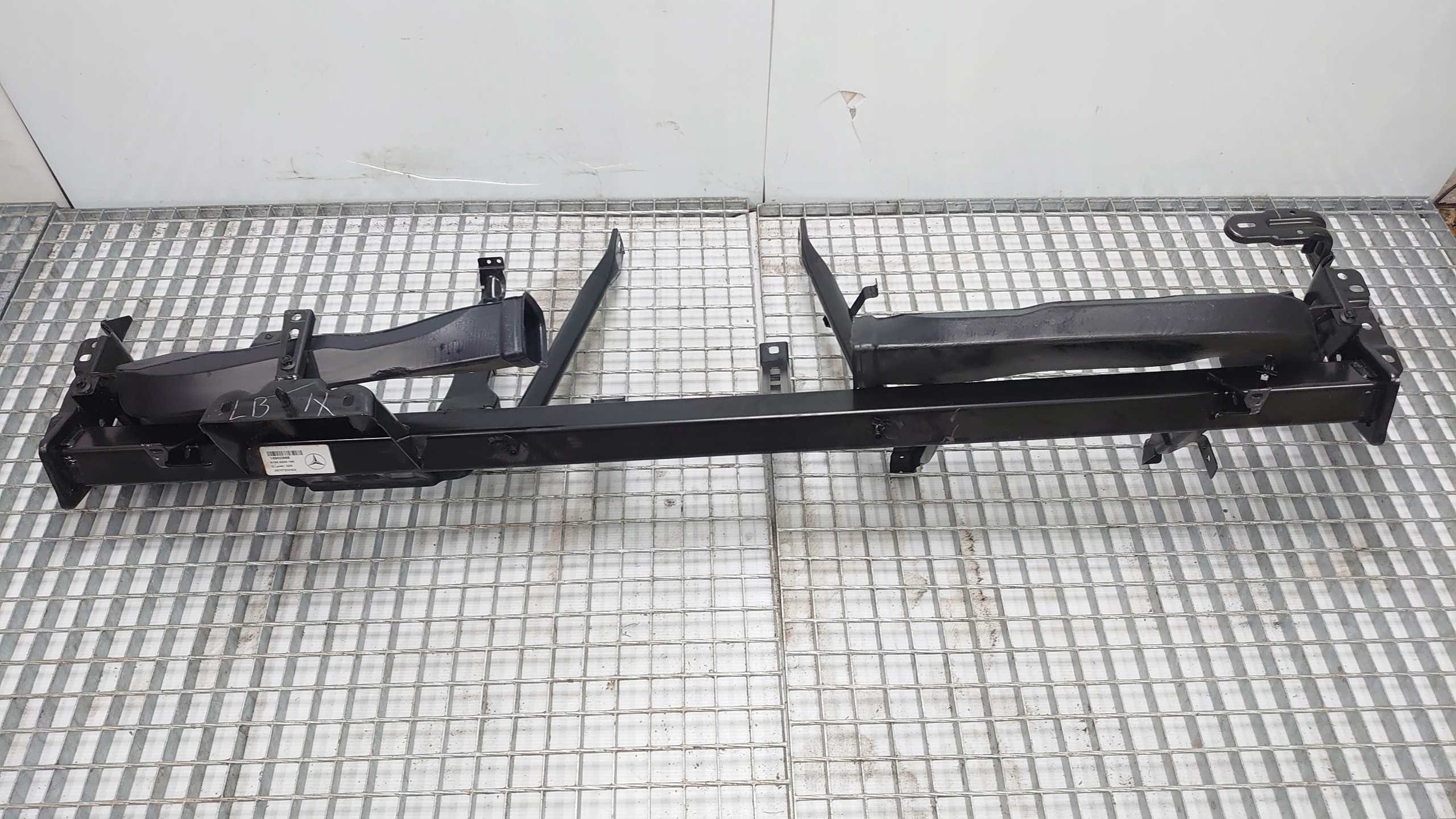 MERCEDES GL X164 диффузор консоли под A1646200186