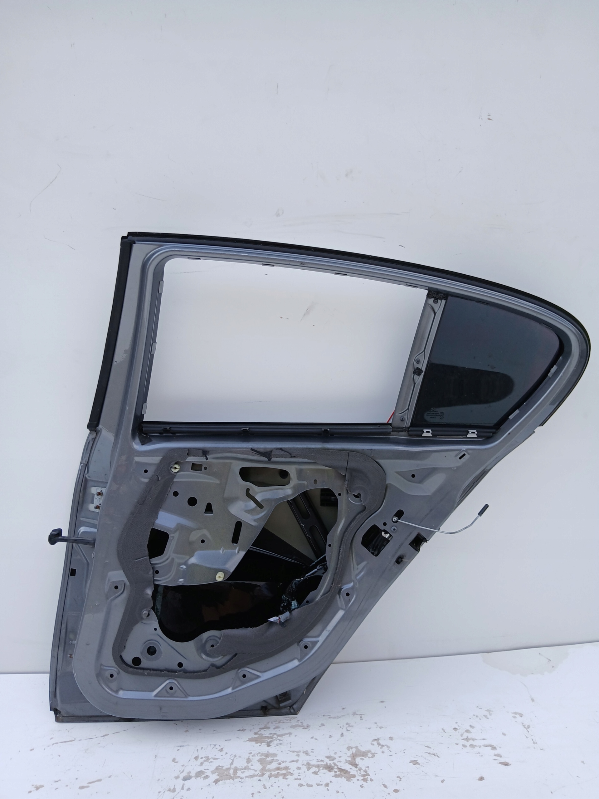 Tür rechts hinten BMW E87 SPACEGRAU A52/7