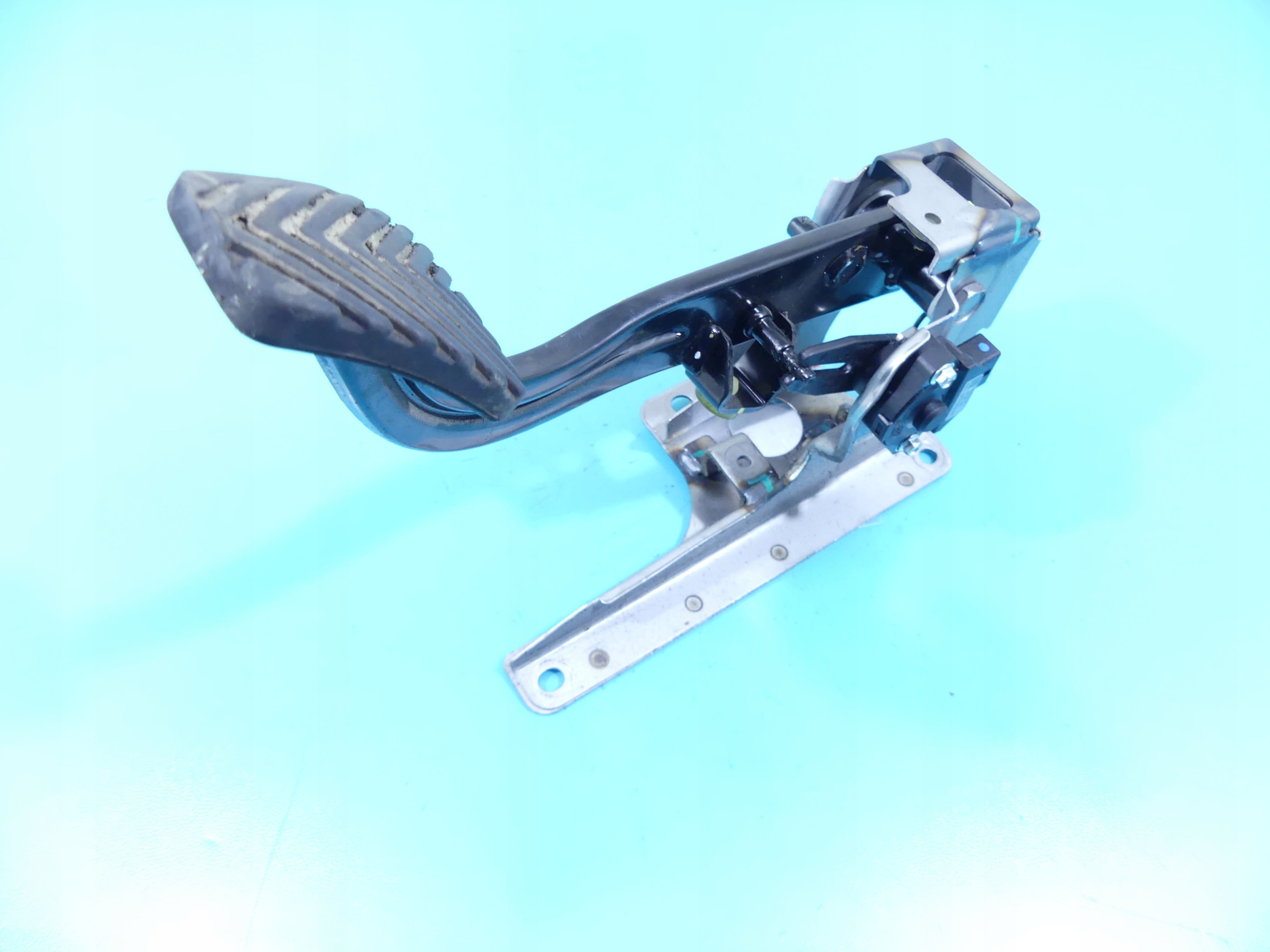 PEDAŁ SPRZĘŁA HYUNDAI I20 II 14-20 32802-C8100