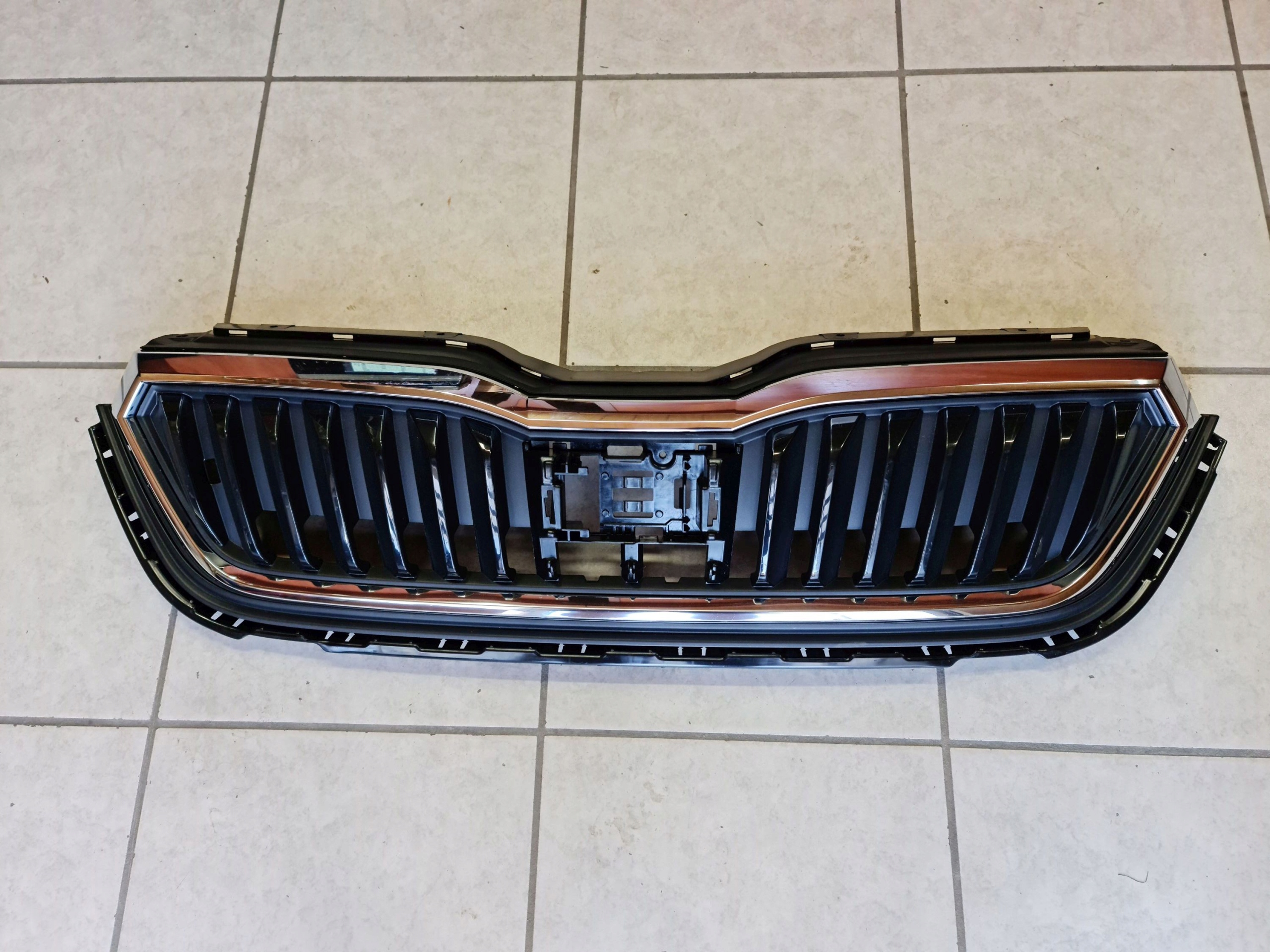 Grille SKODA SCALA 2019R->