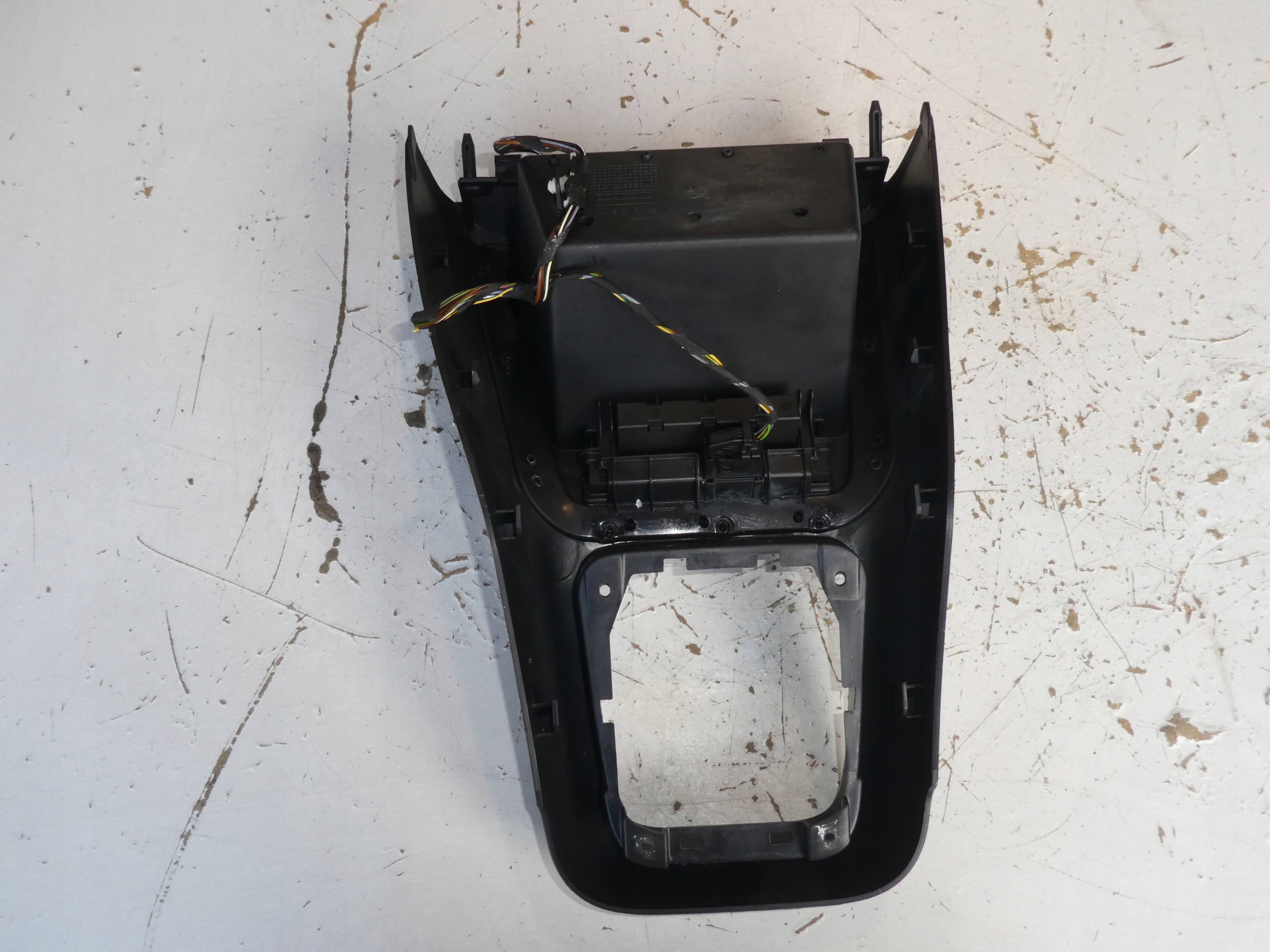 VW TIGUAN and frame TUNEL central 5N1863476A