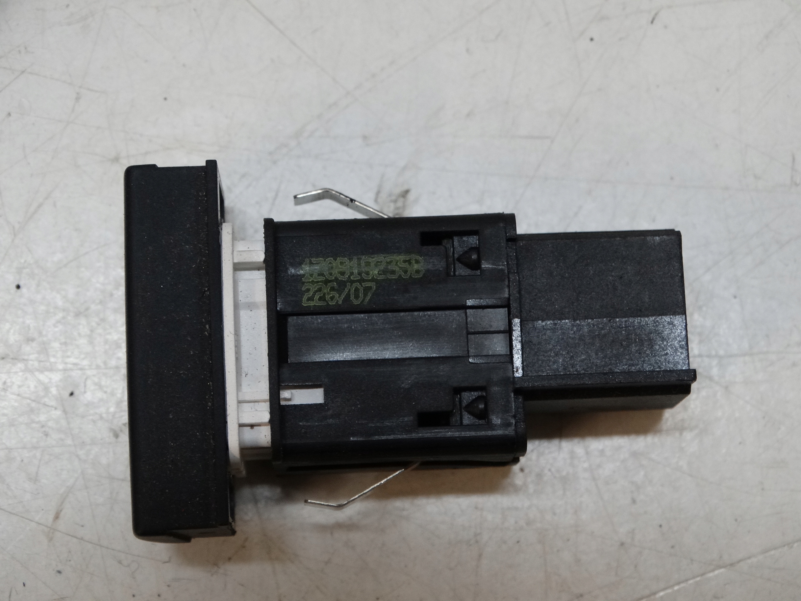 switch airbag SKODA OCTAVIA II 1Z0919235B