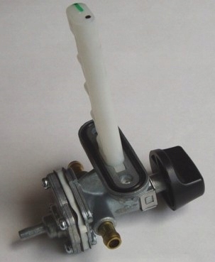 Tourmax Kohútik Na Palivo Suzuki Gsx 600 '90-'97, Gsx 750 '89-'97 (vyrobený V Japonsku)