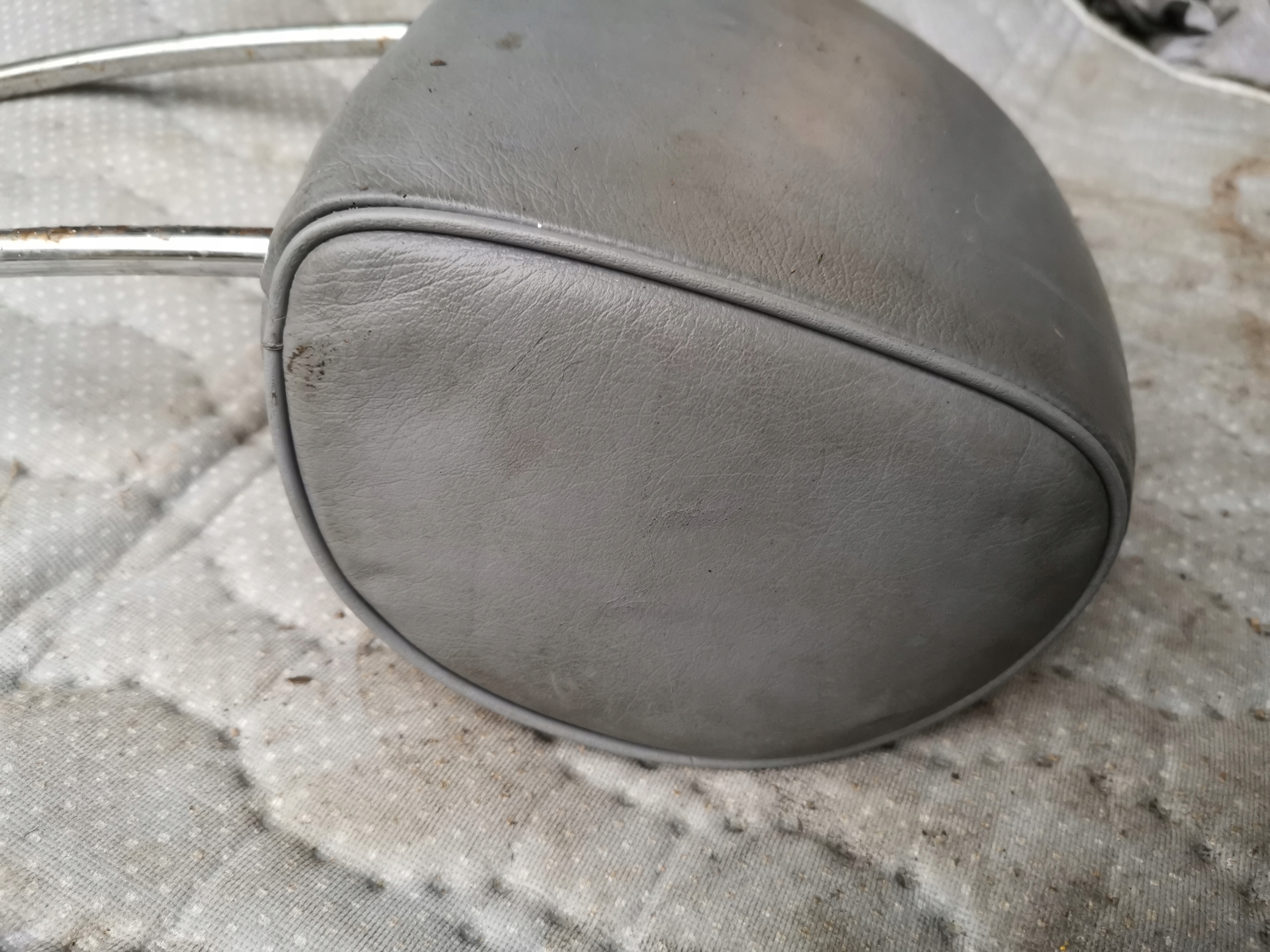 rest seat grey leather MERCEDES w124 kanapy