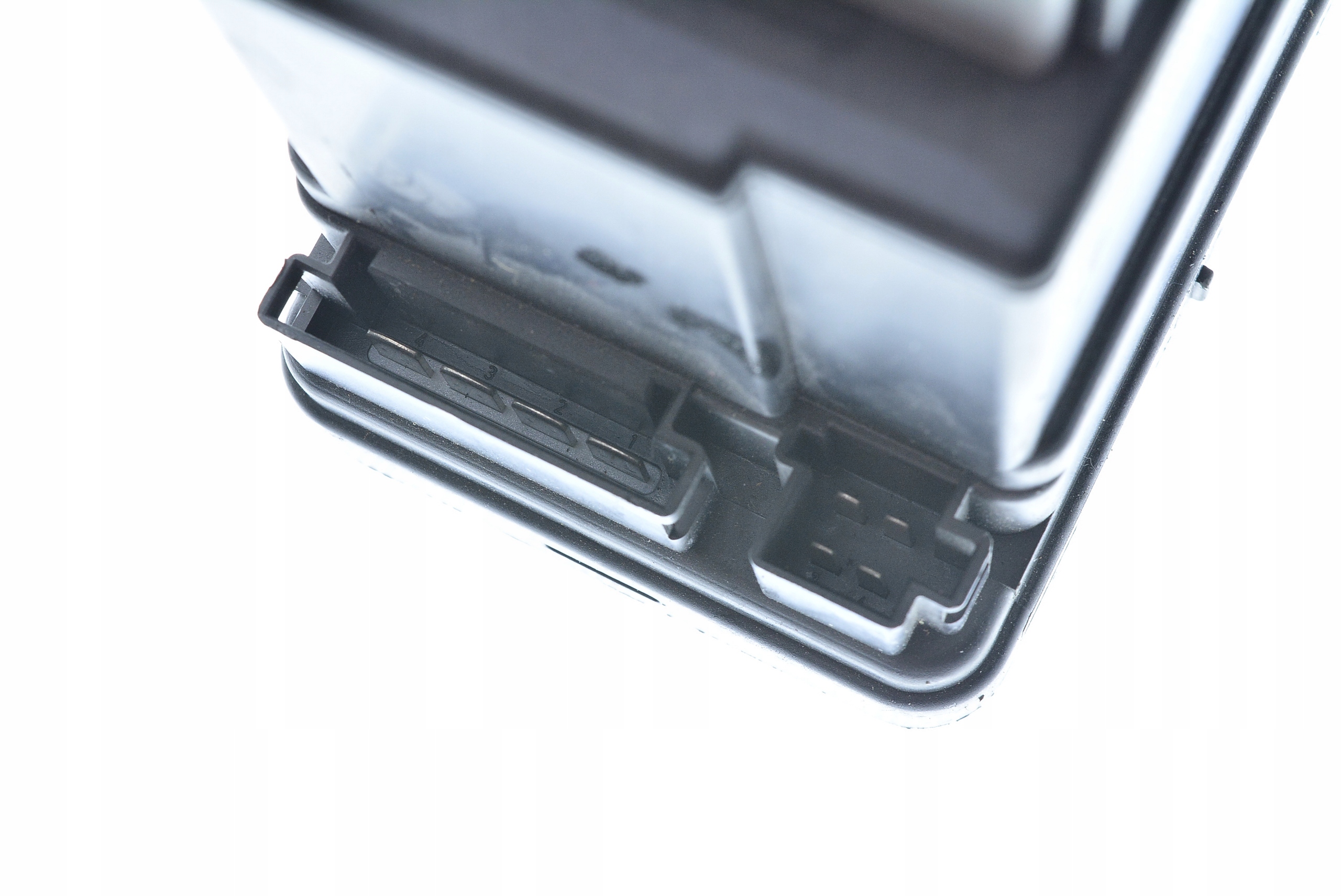 POMPKA ZAMKA CENTRALNEGO MERCEDES W210 2108002748 Part number 2108002748