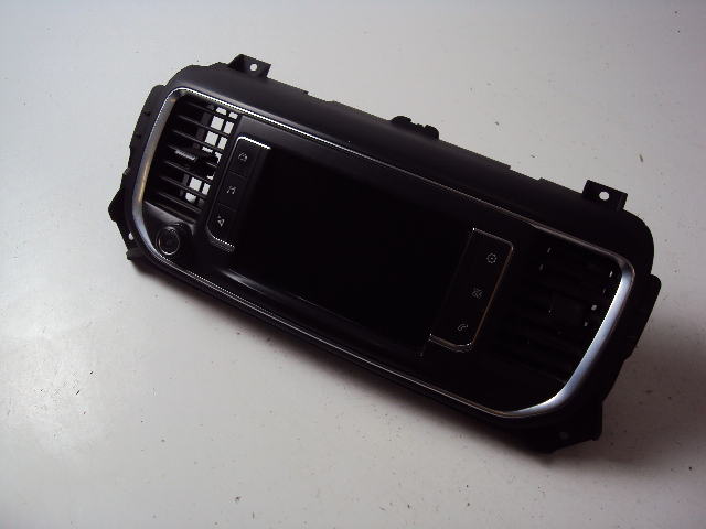 9813014280 - ЭКРАН ДИСПЛЕЯ РЕШЕТКИ PEUGEOT EXPERT III 2016-