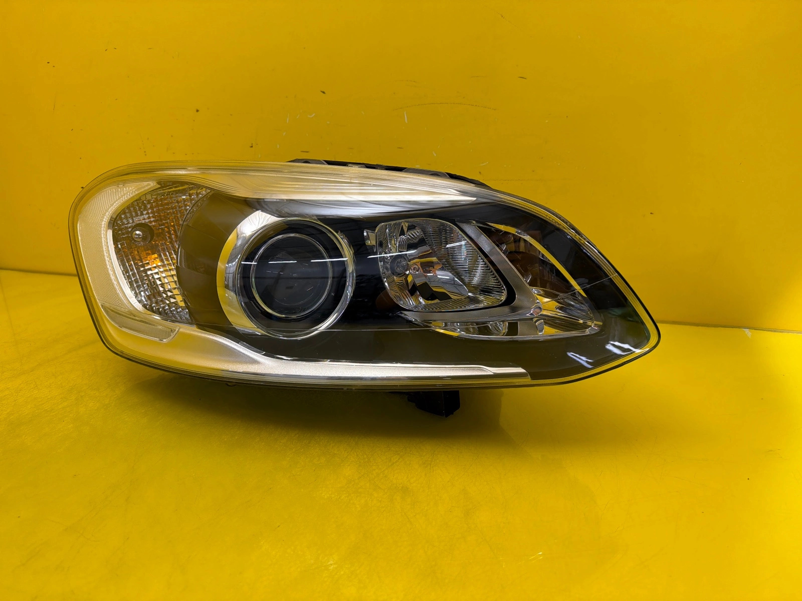 light right Volvo S60 V60 FL Lift 2013-2018 Bi-Xenon 31420254