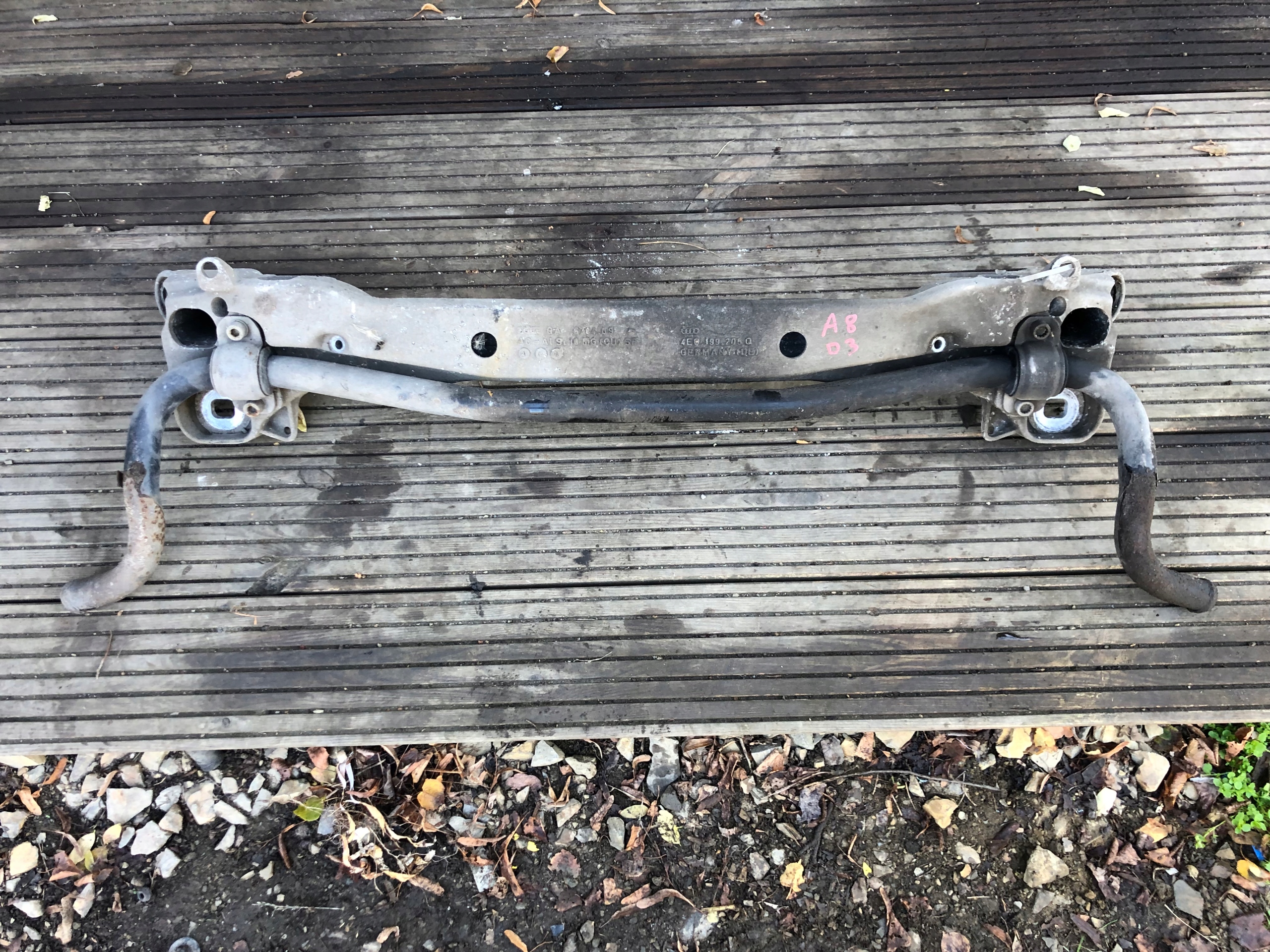 console sider of the engine AUDI A8 D3 4E0199205Q