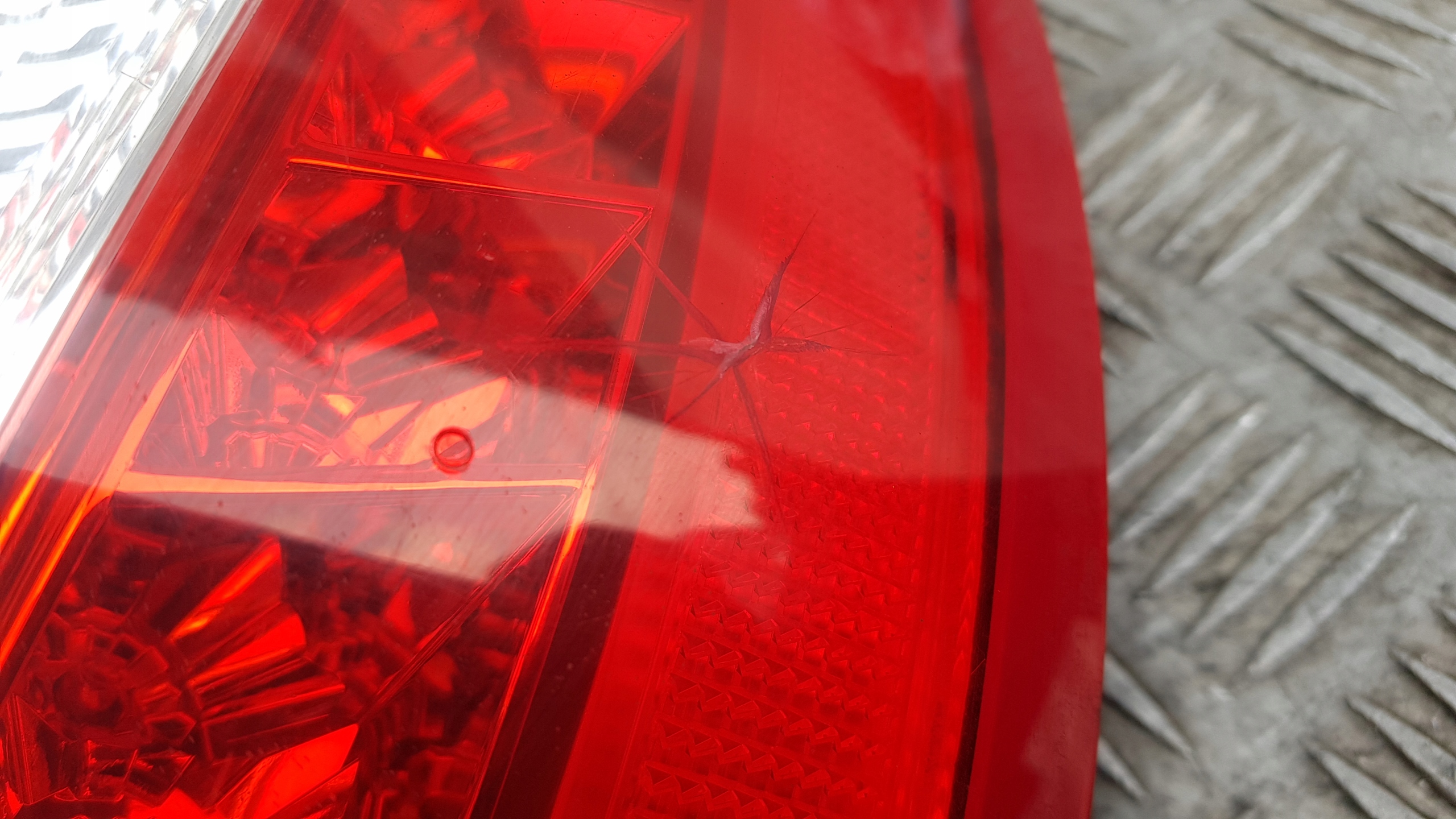MERCEDES W212 light left rear part sedan