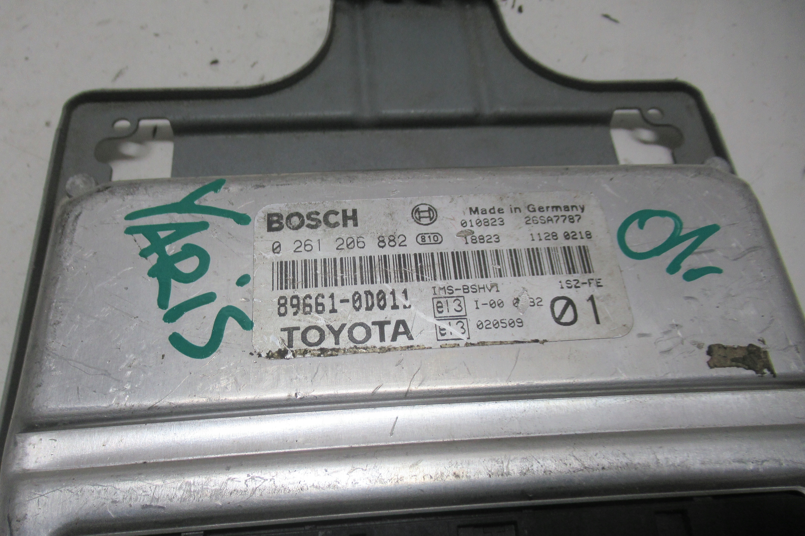 TOYOTA YARIS 1.0 01R computer control unit of the engine 89661-0D011