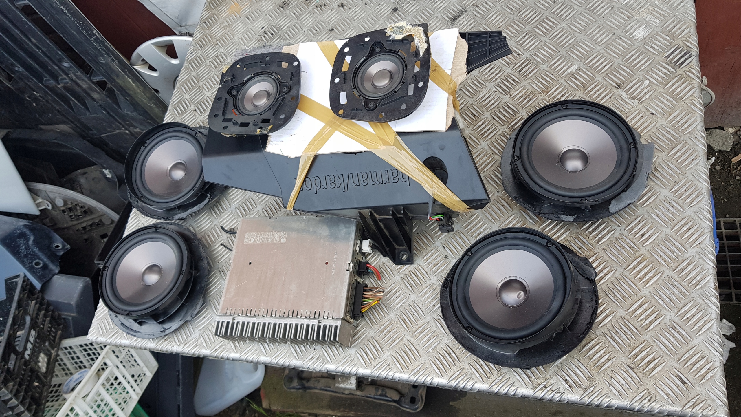 MERCEDES W211 HARMAN KARDON speakers running board
