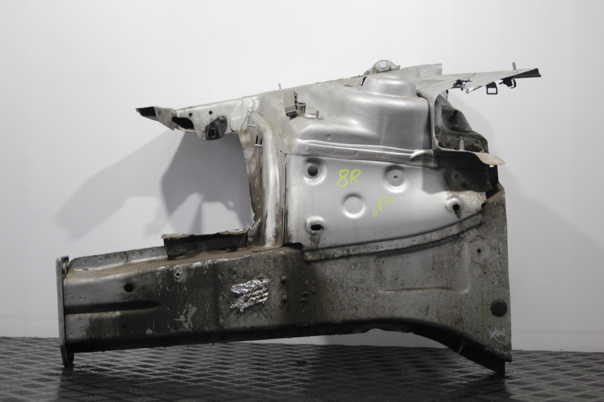 ЩЕБЕТАТИ ЛОНЖЕРОН ПРАВИЙ ПЕРЕД AUDI Q5r0