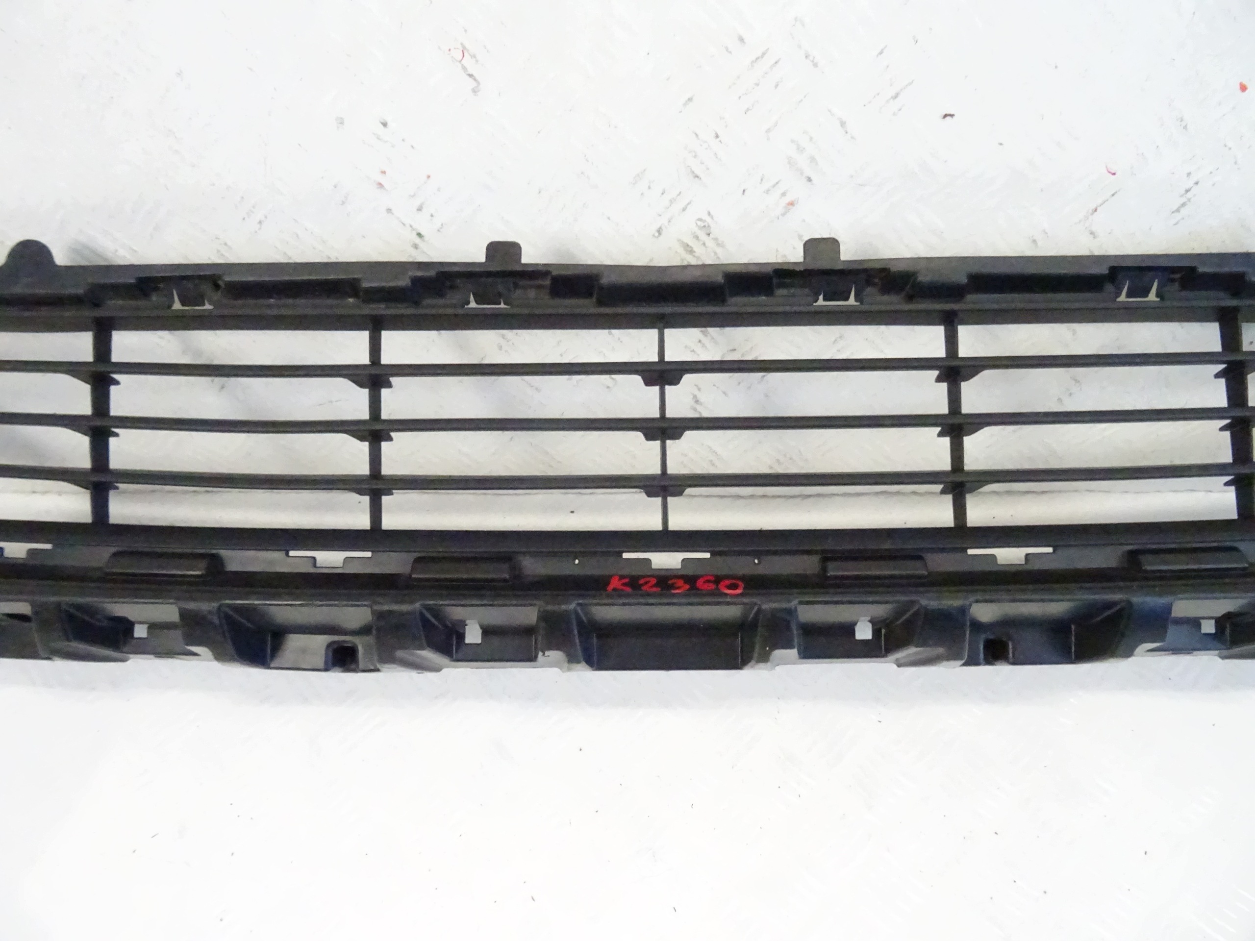 grid of a bumper front central FIAT TALENTO 622543481R