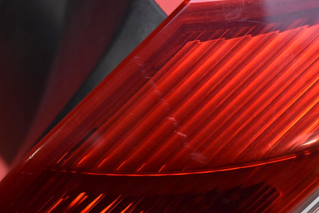 фонарь правый 220-87977 mitsubishi LANCER 8 VIII 5D HB 07-16