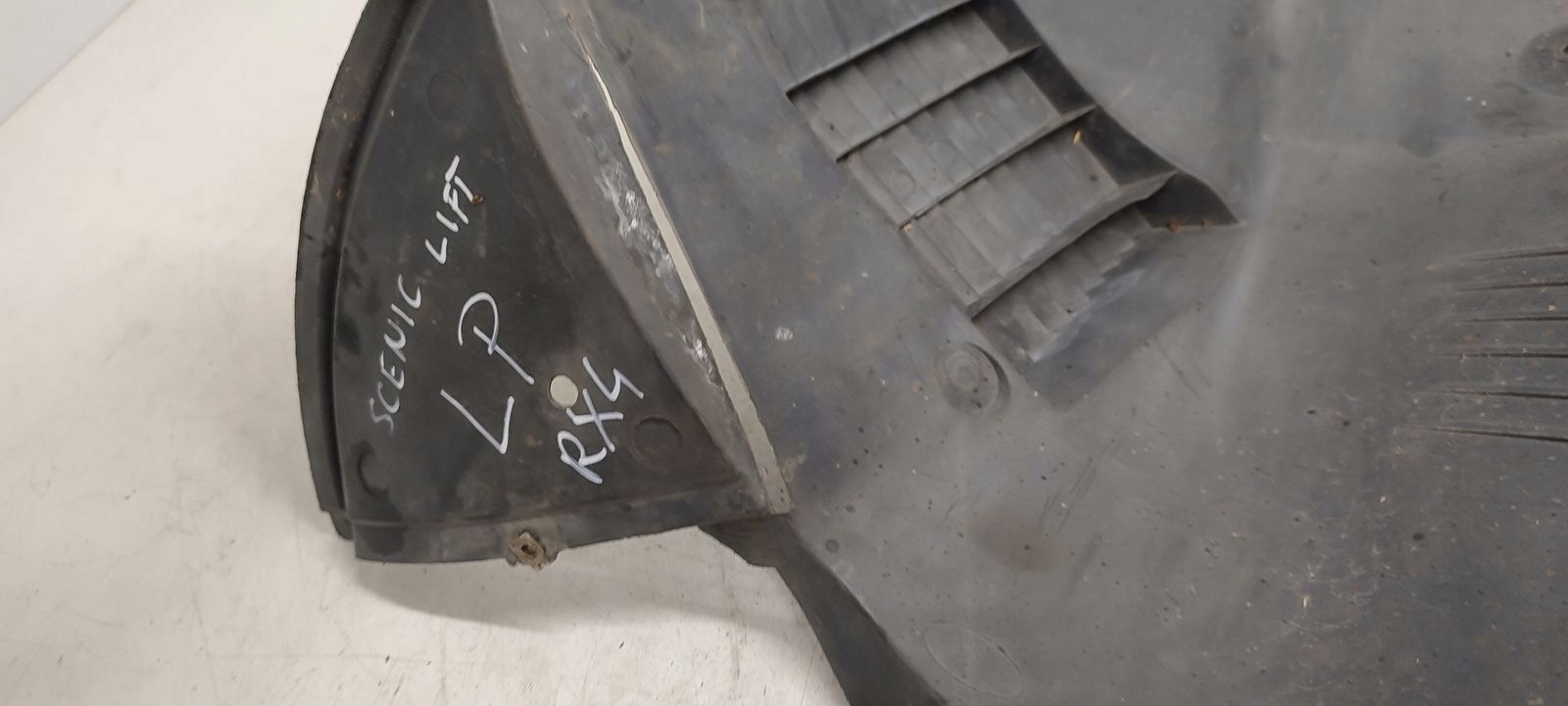mudguard front front left Renault Scenic and RX4 LIFT