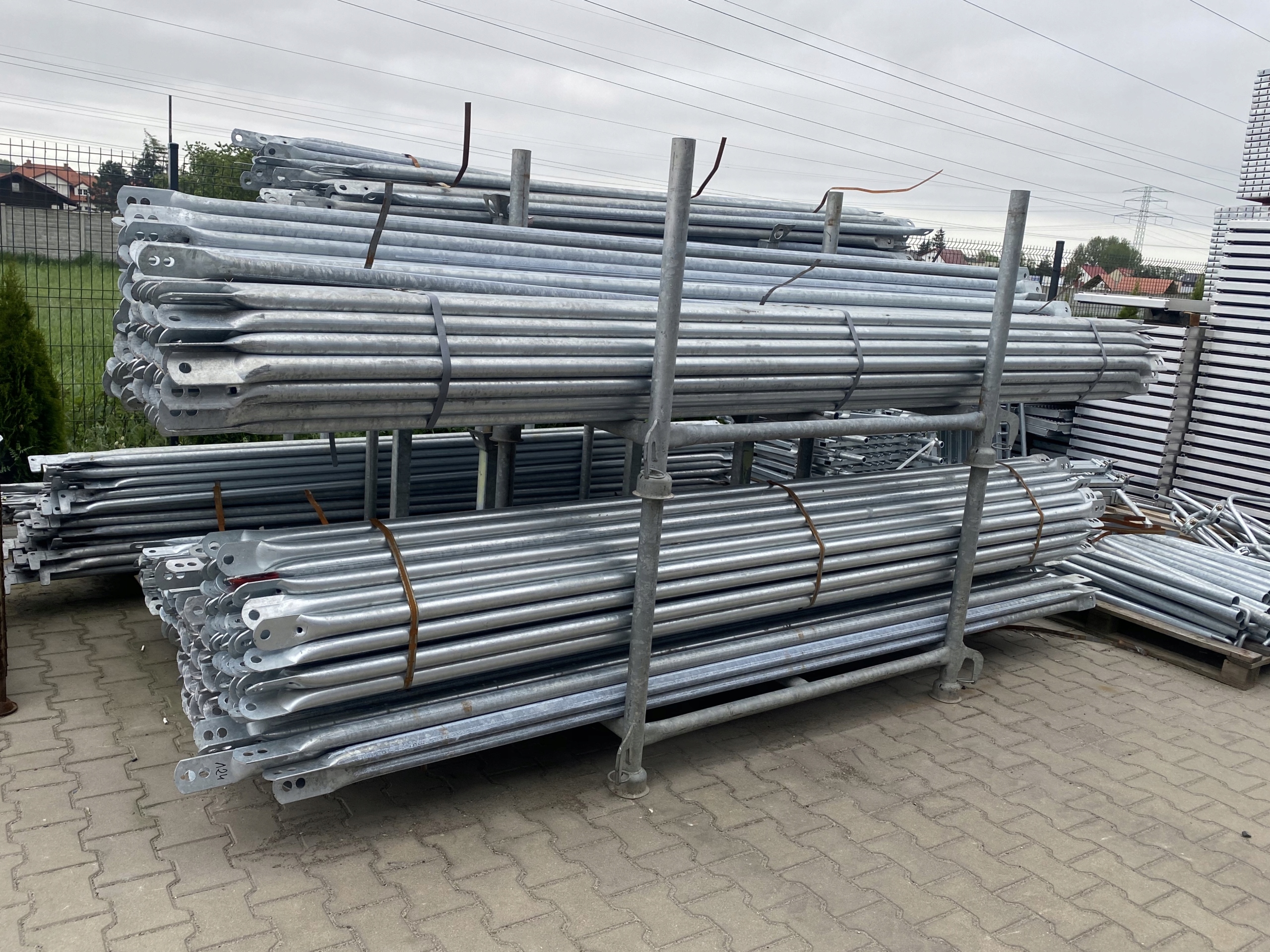 Rusztowanie fasadowe elewacyjne PLETTAC 64m2 Materiał stal