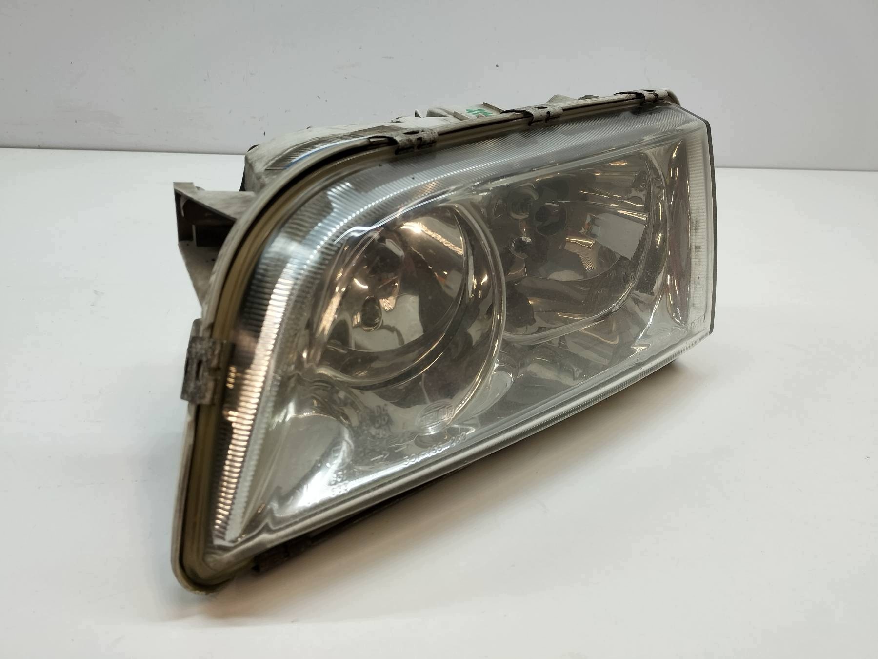 light front left EU 30899682 Volvo V40 and (1995-2004)