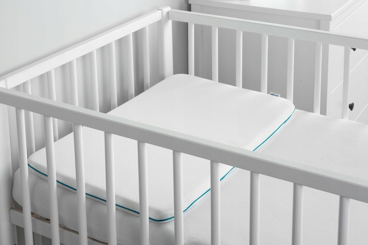 PODUSZKA MEMORY 57x37 Bohater brak