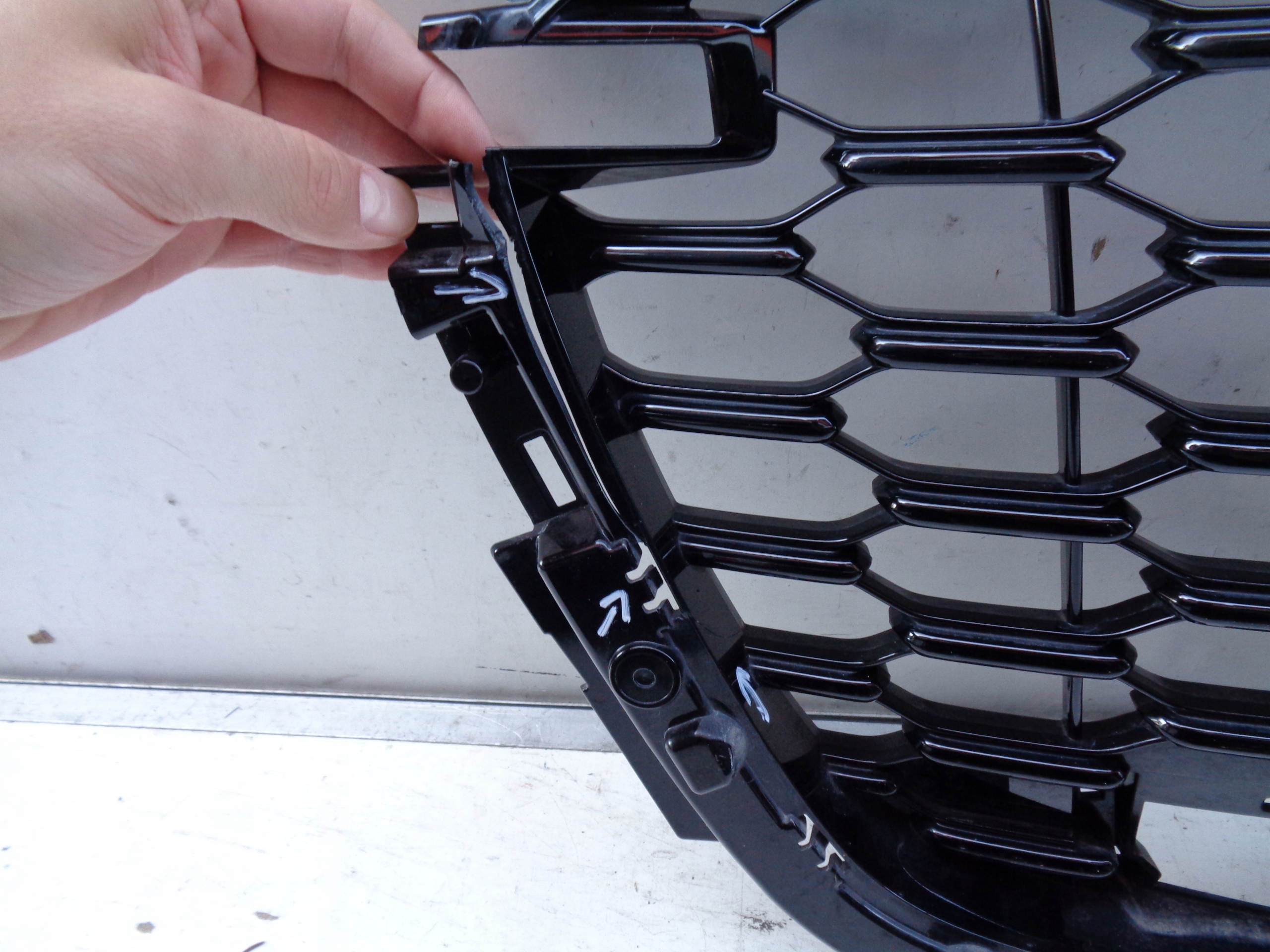Grille MAZDA CX60 22