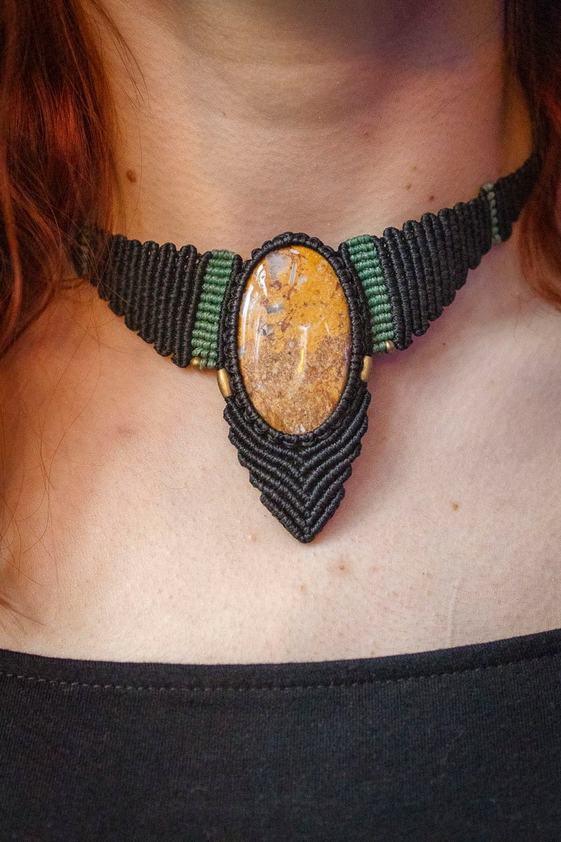 Choker Náhrdelník Tiára Kolia z makramé mikromakrama ruční práce jaspis