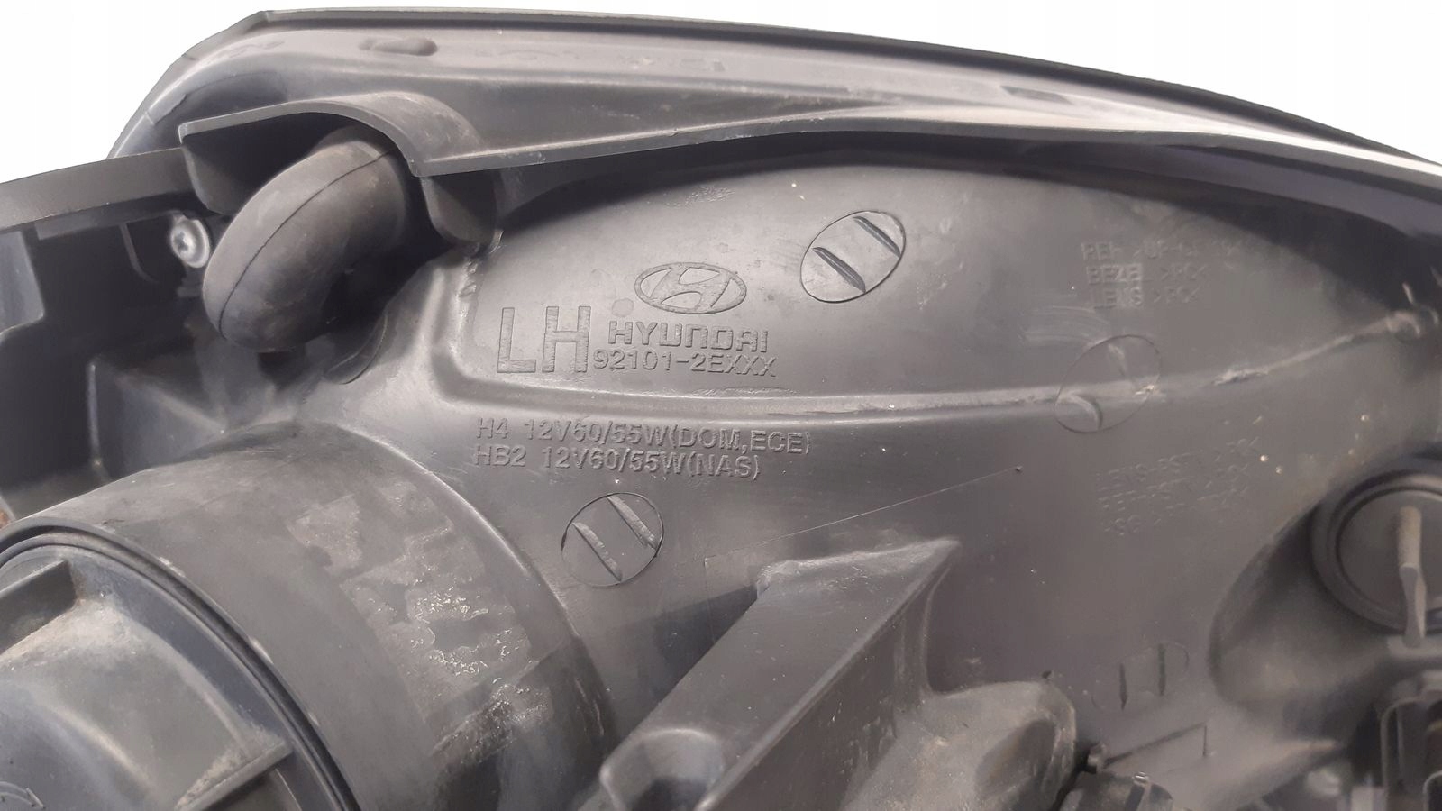 light front front left Hyundai Tucson and 2,0i LIFT