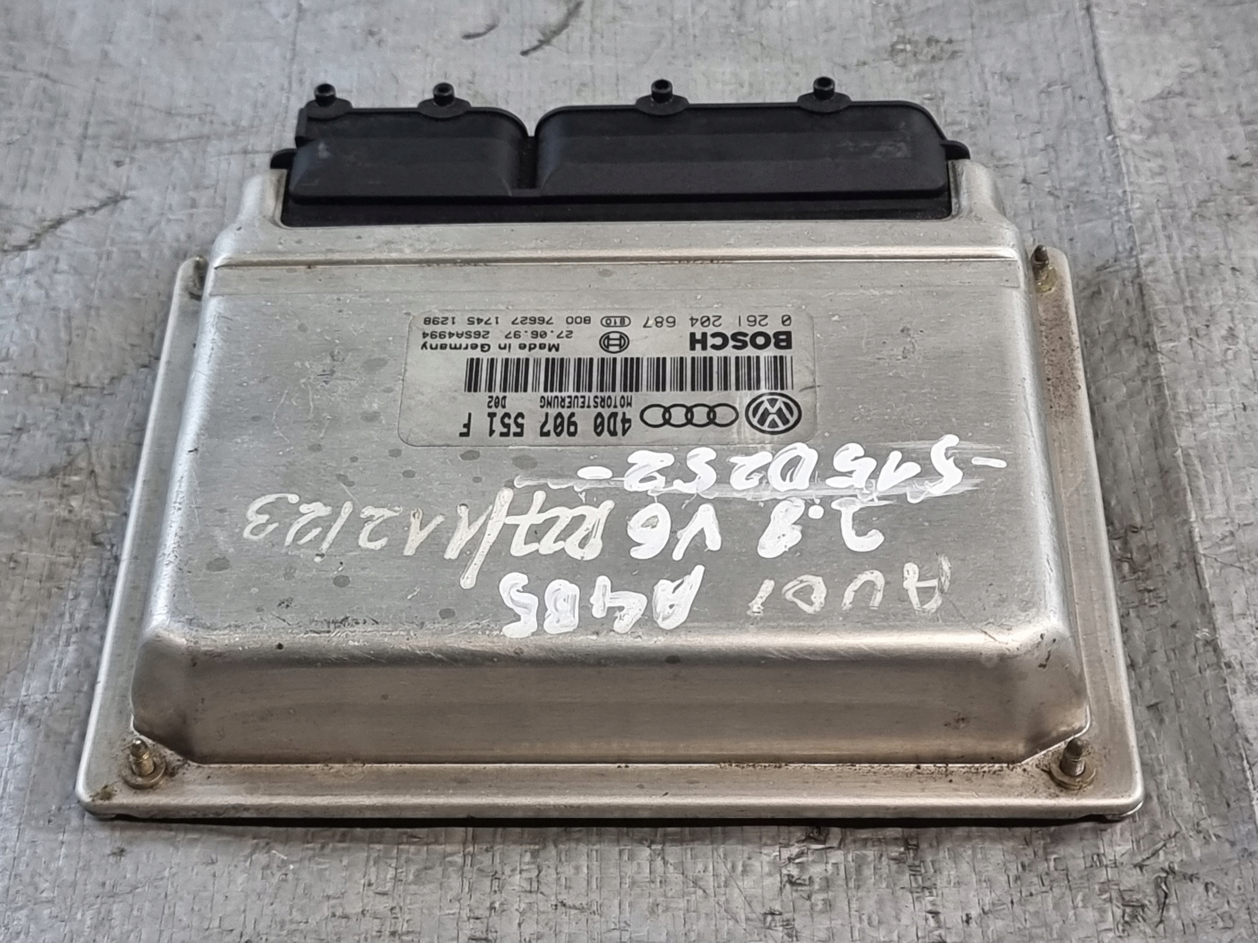 control unit computer of the engine OE 4D0907551F AUDI A4 B5 2.8B V6 142kW 97r