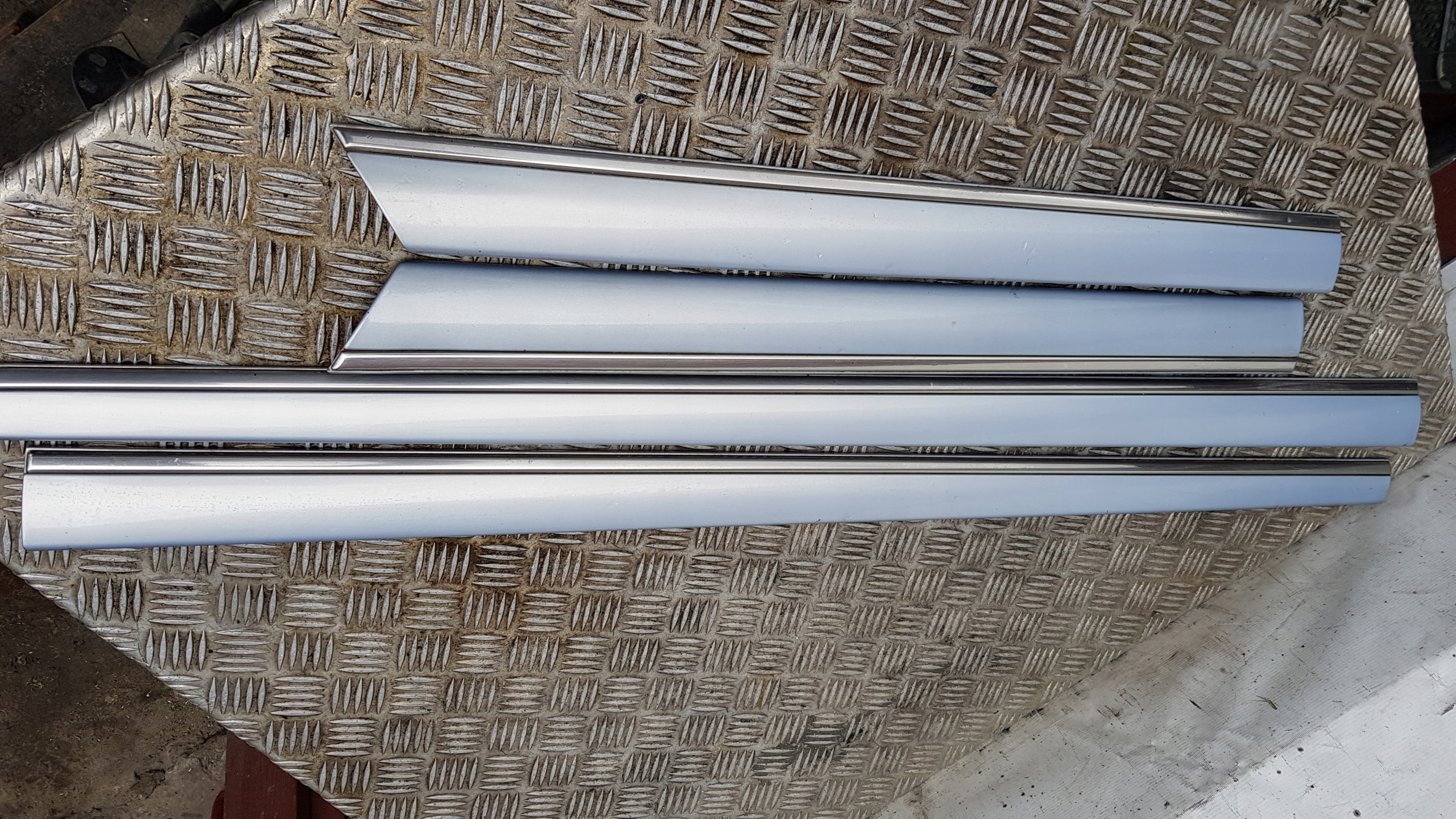 MERCEDES W220 moulding door left right front 347