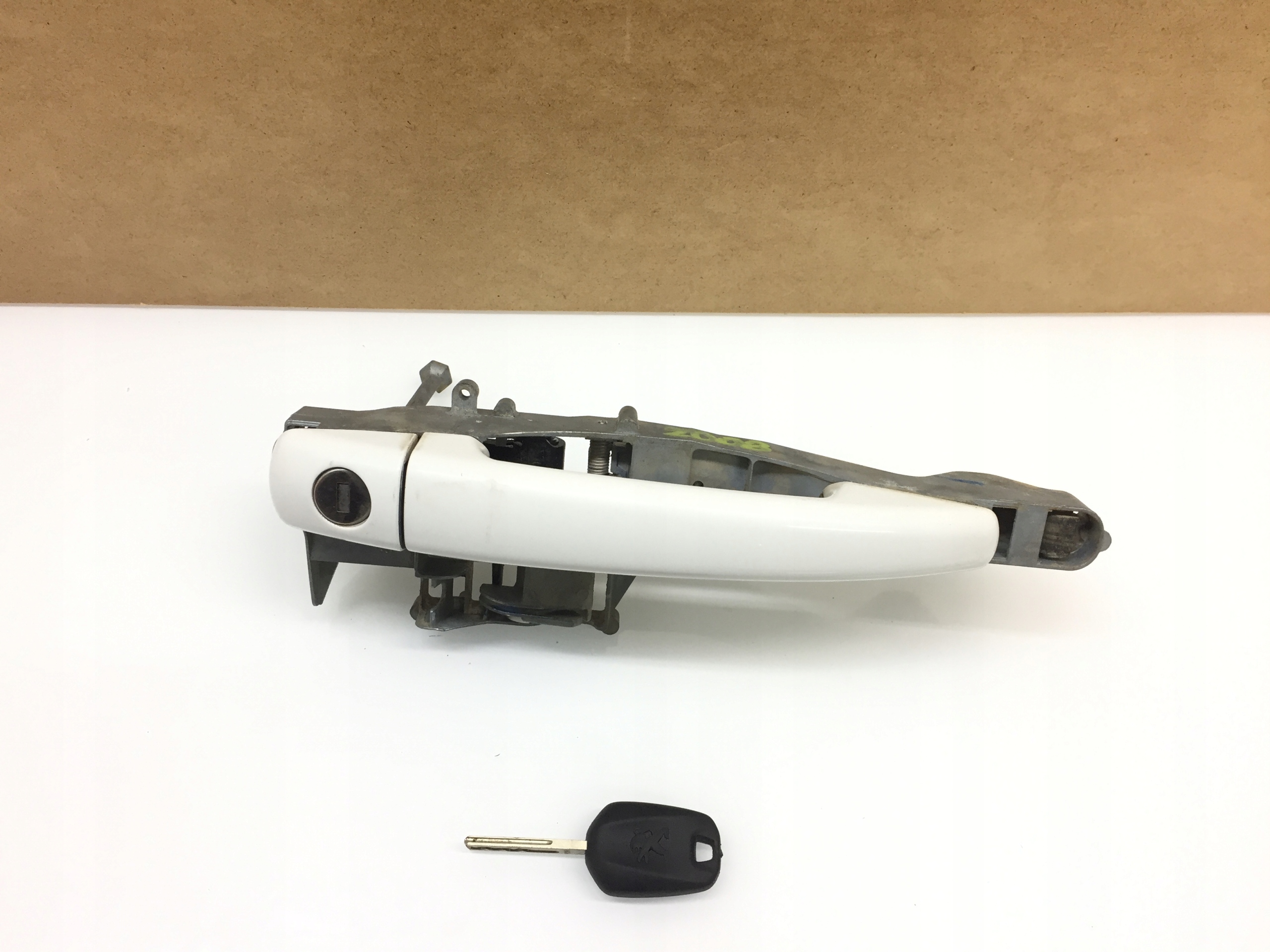 PEUGEOT 2008 KLUCZYK WKLADKA KLAMKA LEWA PRZEDNIA