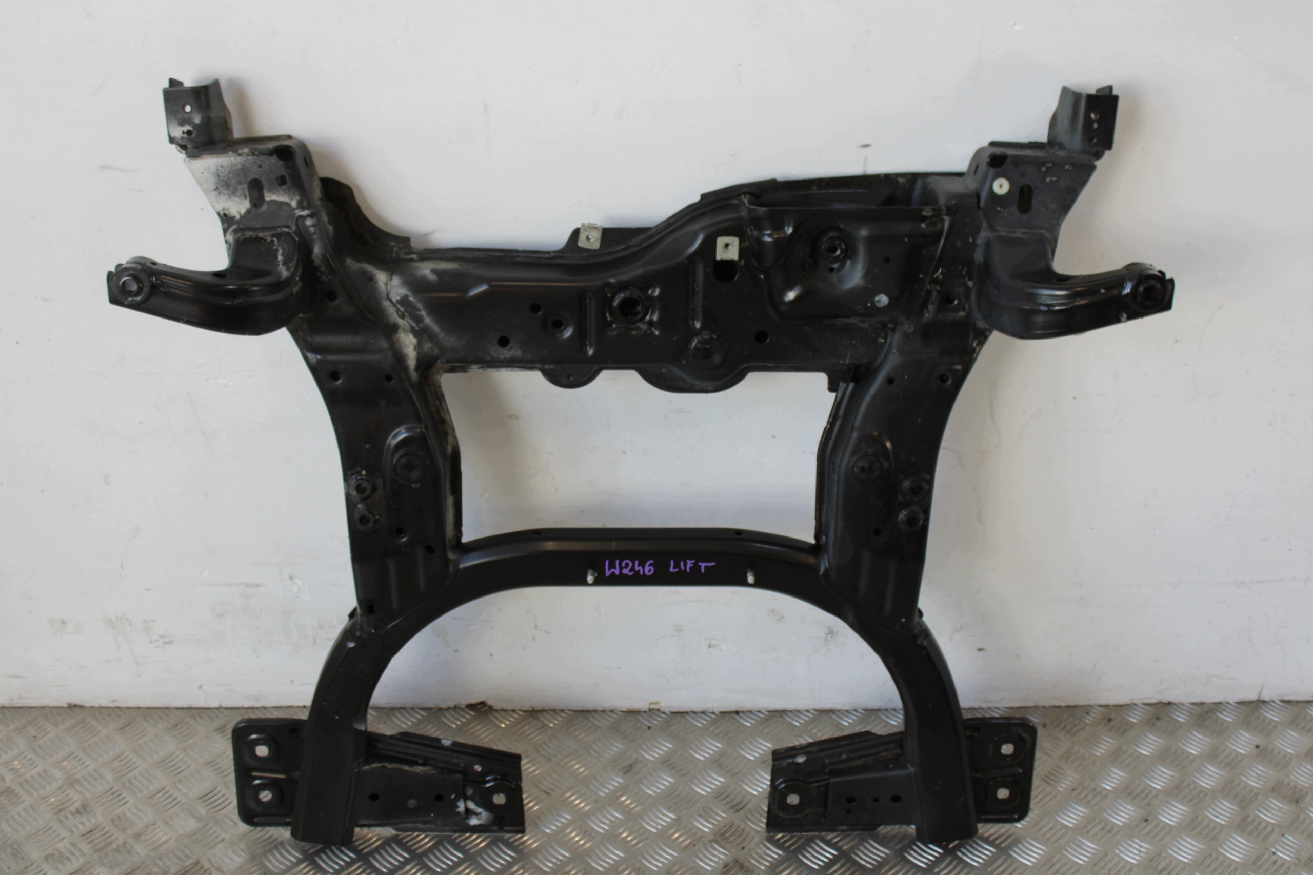 axle beam axle beam front subframe front MERCEDES B-class W246 LIFT