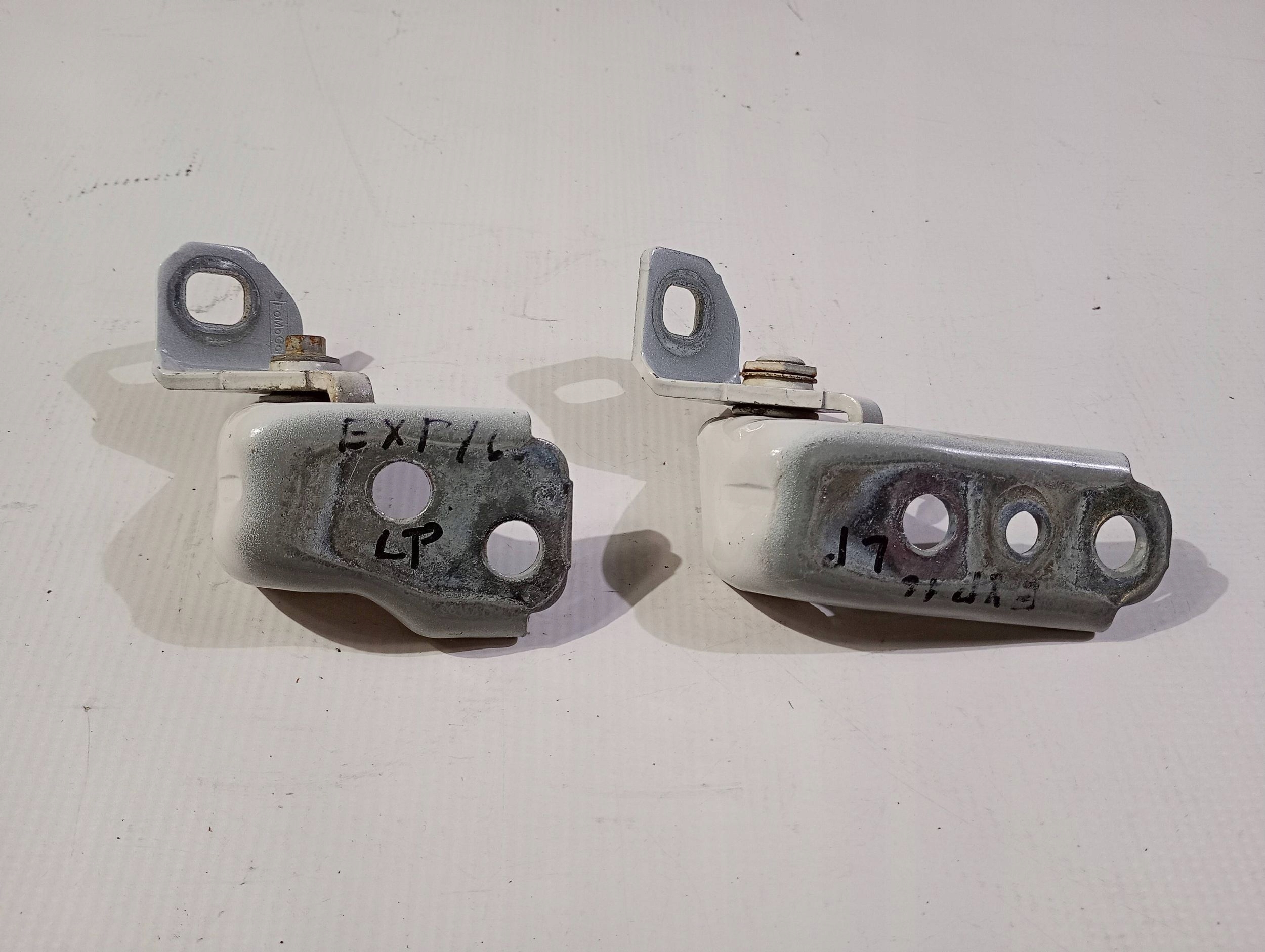 hinges door przednich of left left front Ford Explorer V 2016