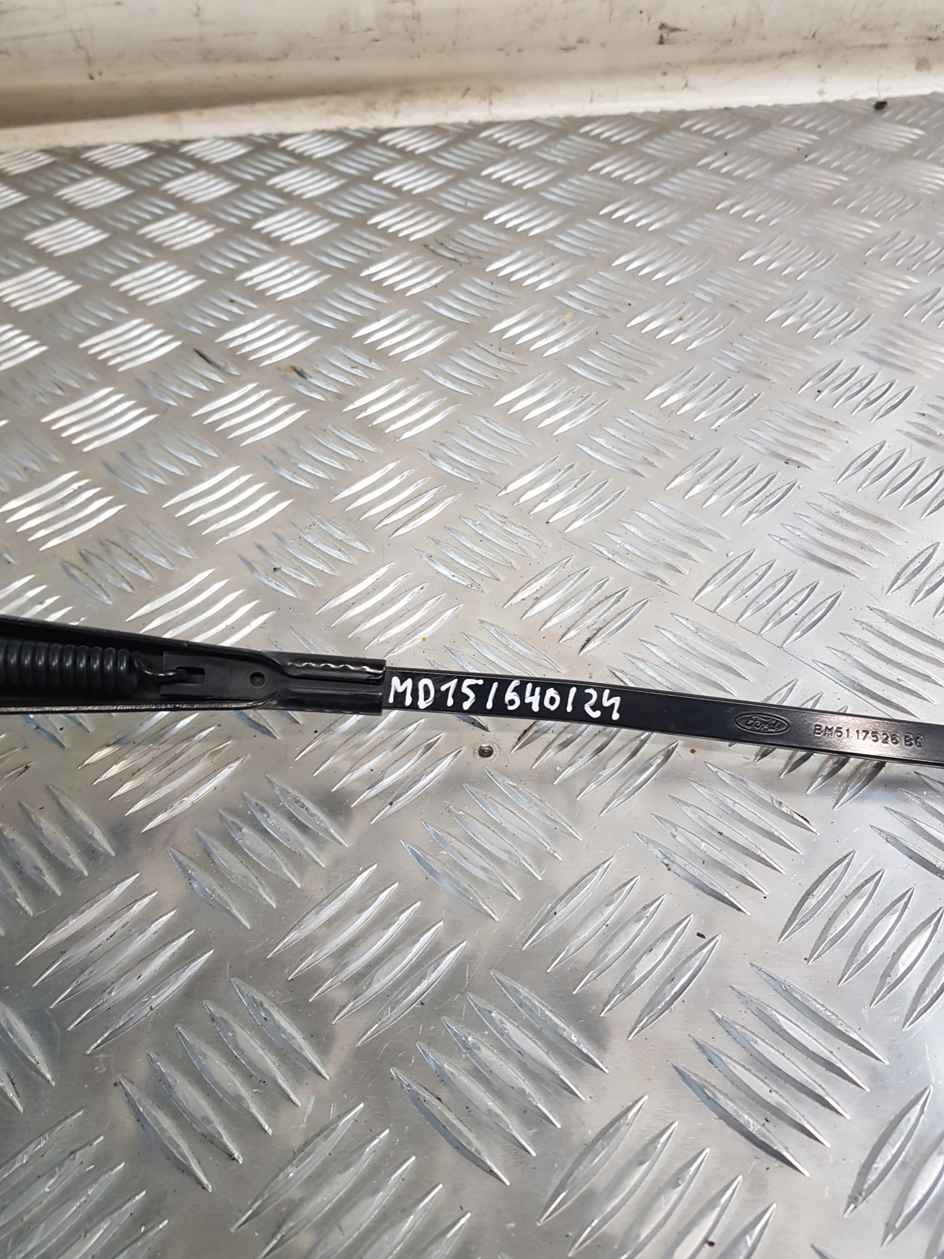 FORD FOCUS MK3 KOMBI 16R- wiper arm right front BM5117526BC