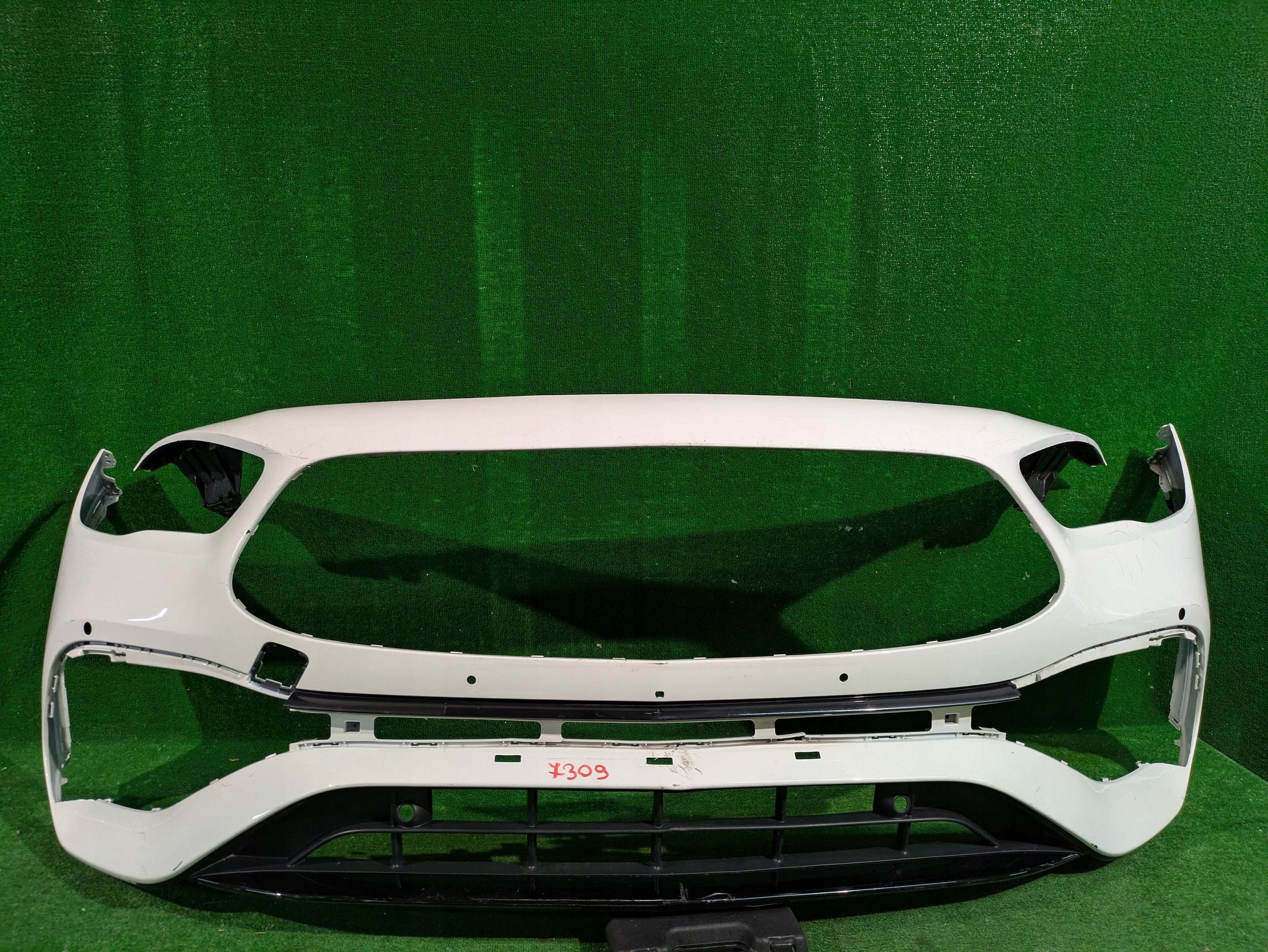 Frontstoßstange vorne MERCEDES GLA W247 AMG 20- NR.7309
