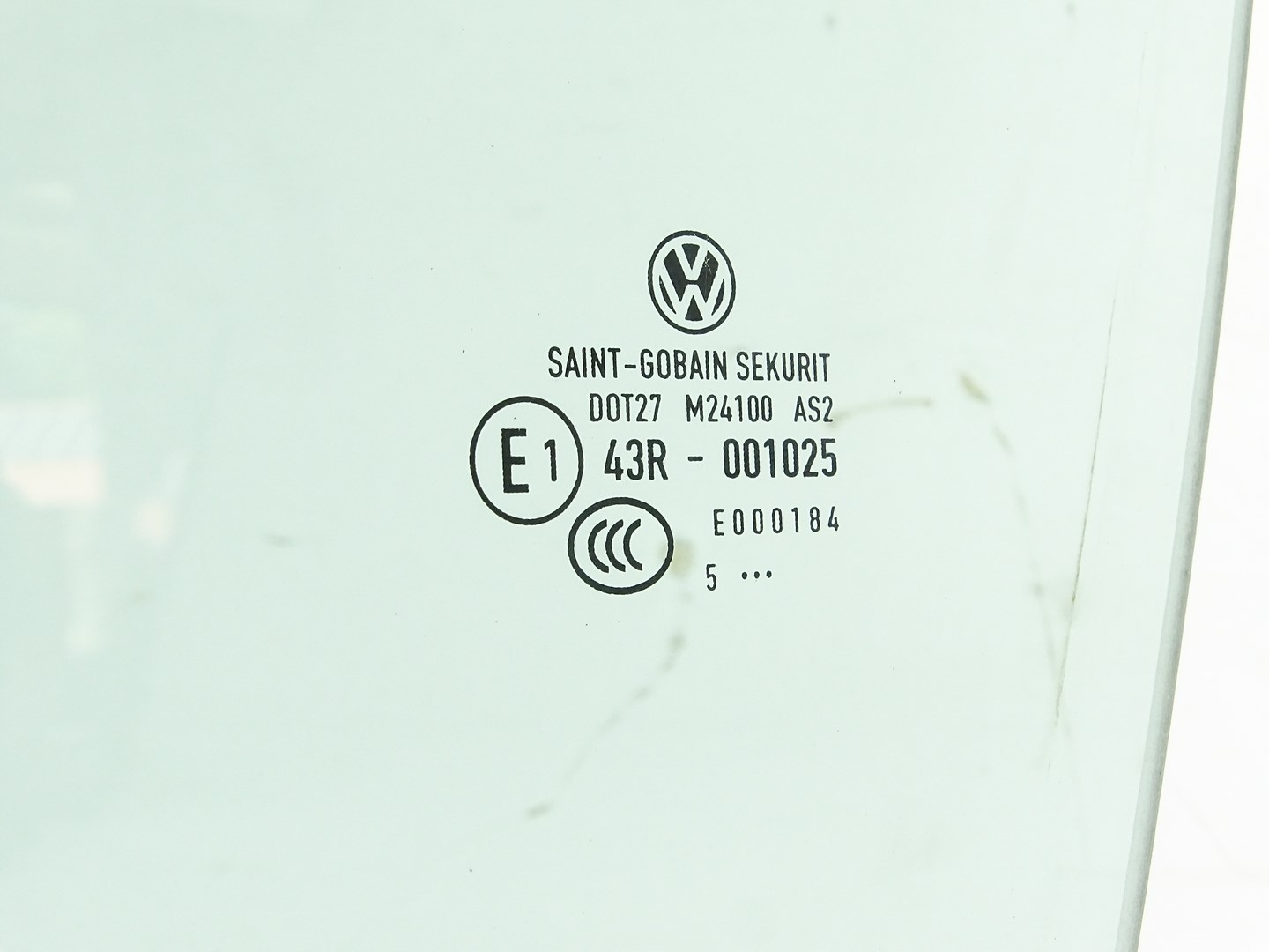 window side door left front left front VW TIGUAN and 2015 AS2 5N0845201