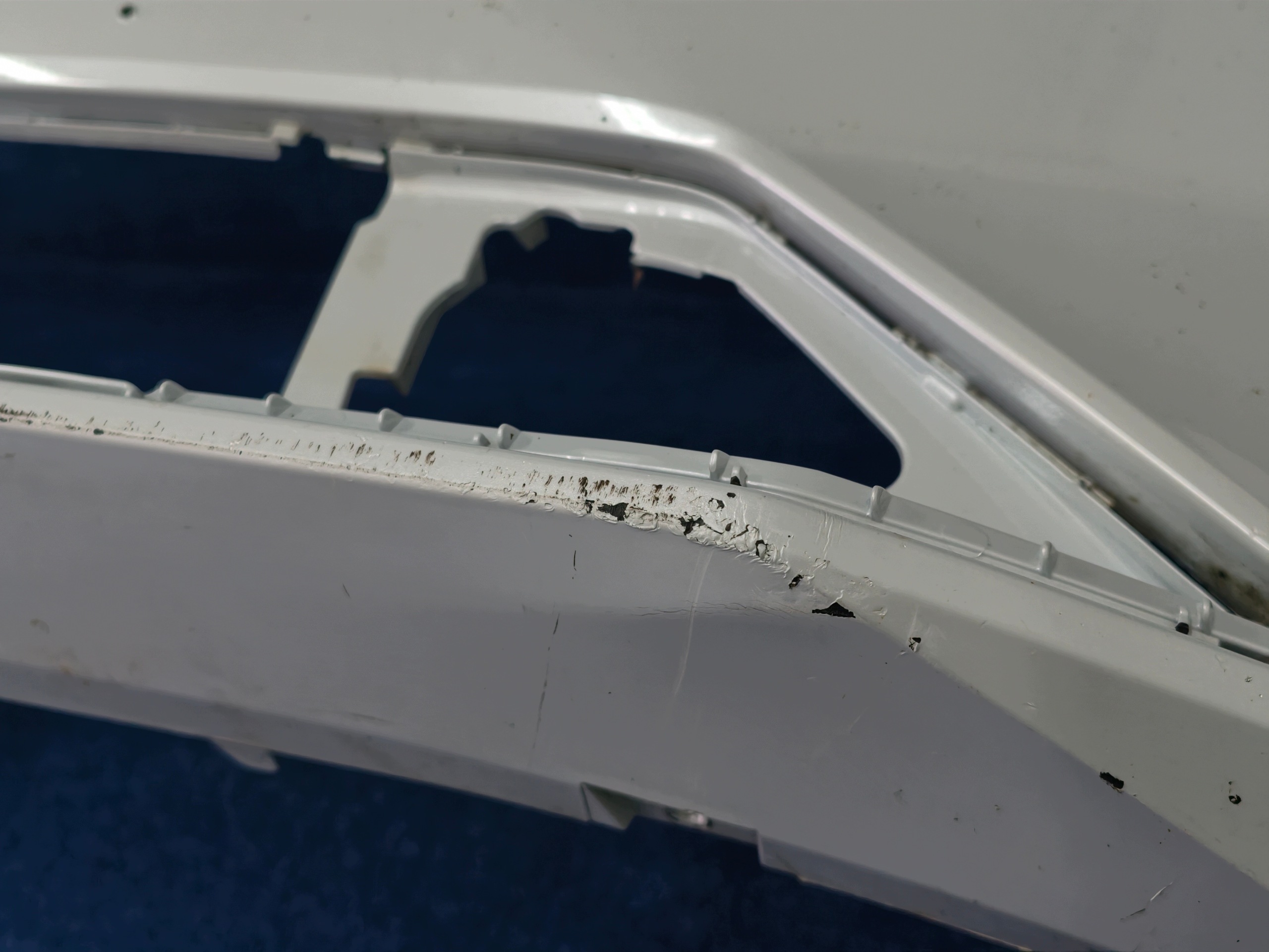 VOLVO S60 III V60 II R-design bumper front front BIALA PERLA OE 31690530