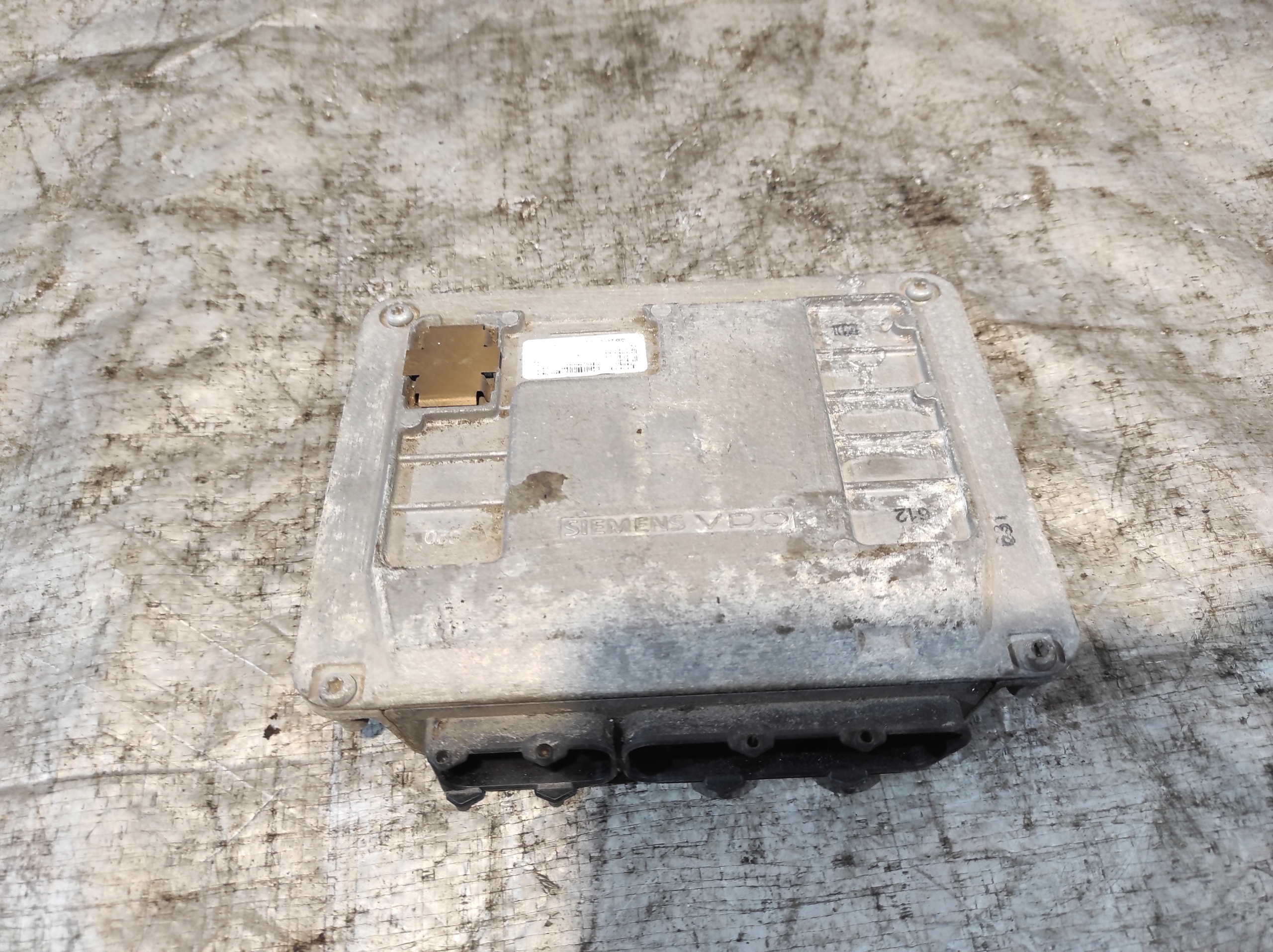 control unit computer of the engine VW VOLKSWAGEN FOX 1.2 B 03D906023B 5WP40421 04