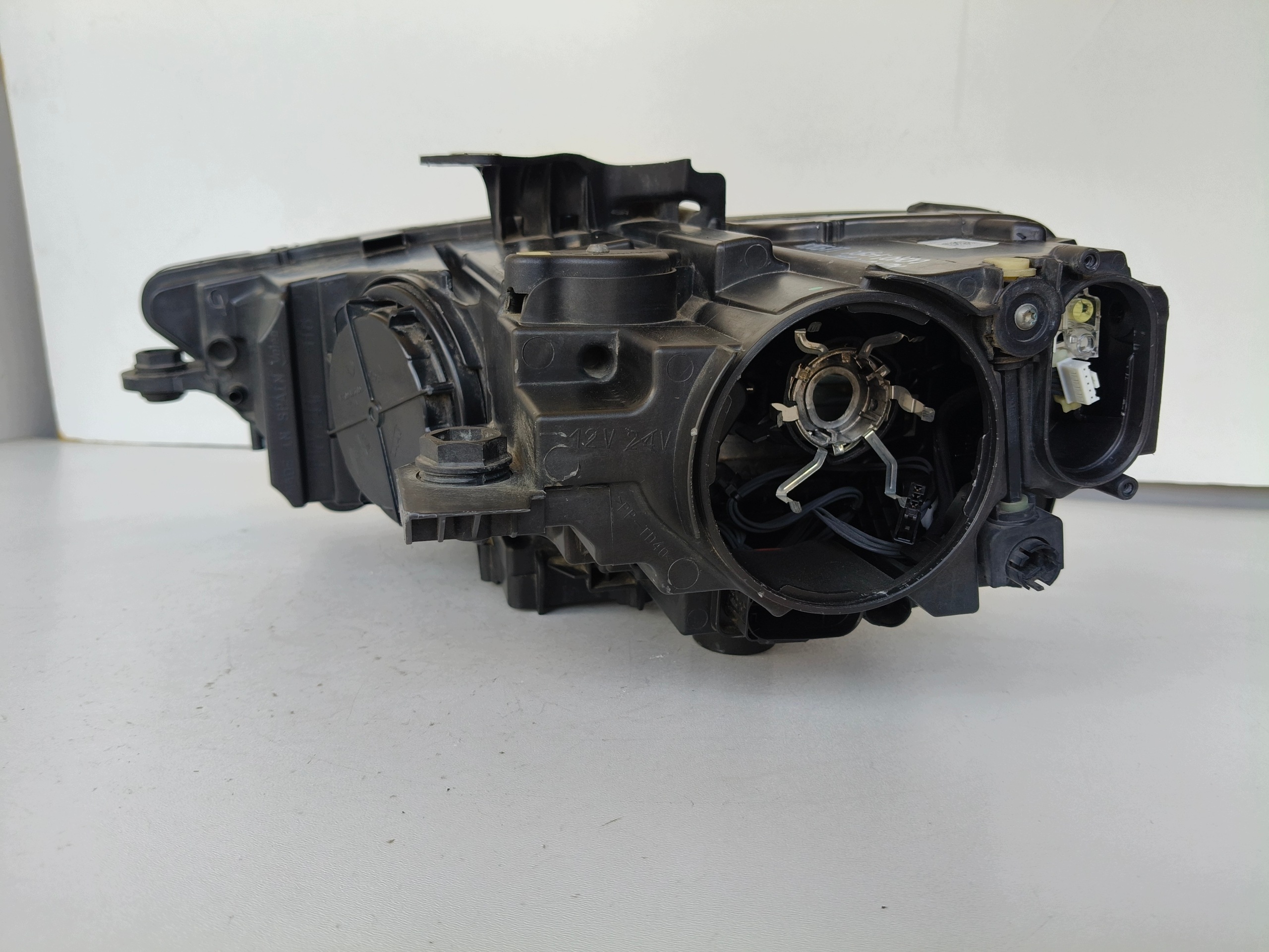 feu droit REFLEKTOR AUDI A3 8V 8V0 16- LIFT XENON LED