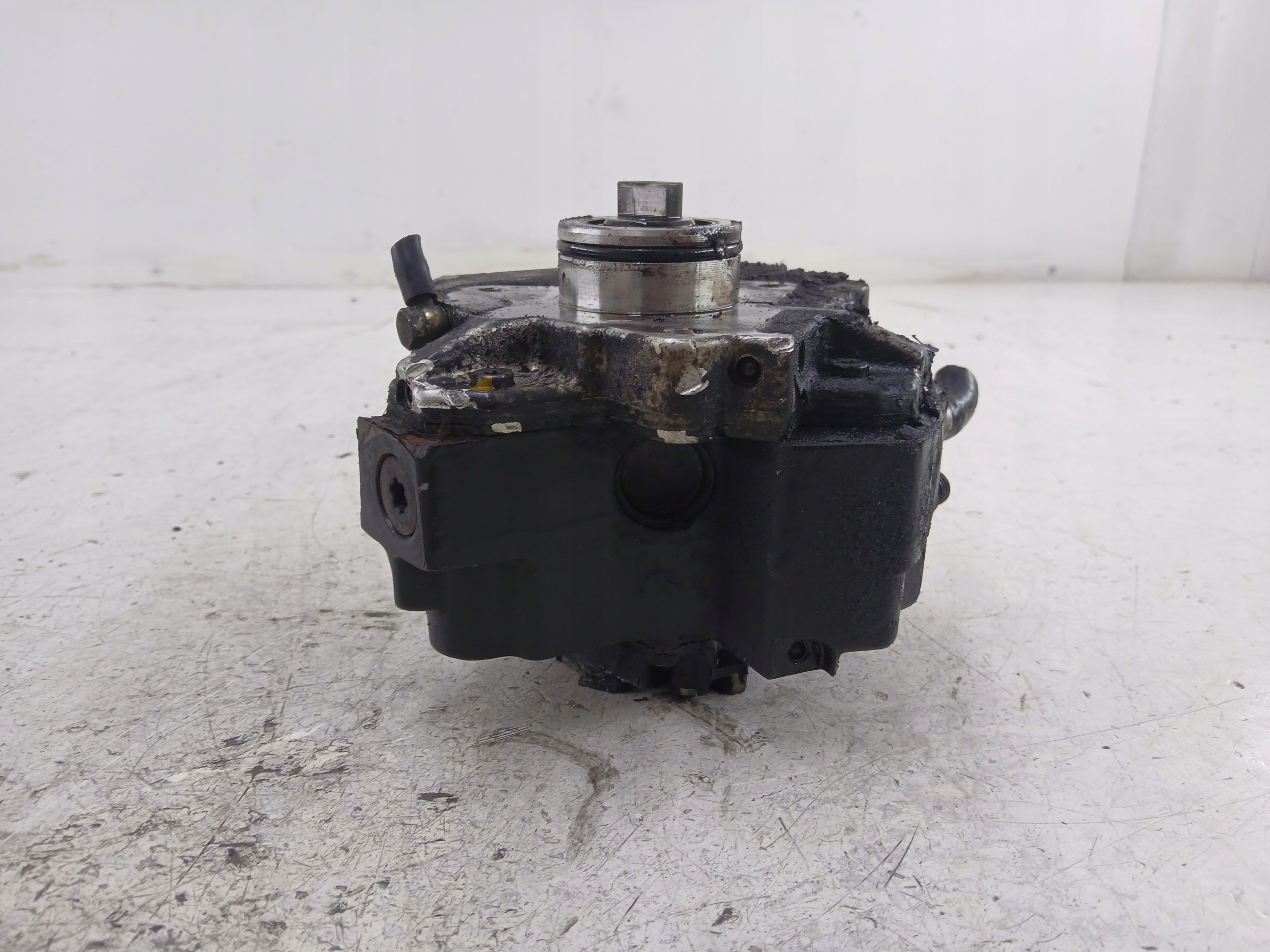 VOLVO S80 und S60 V70 II 2.4 D Einspritzpumpe 8689590