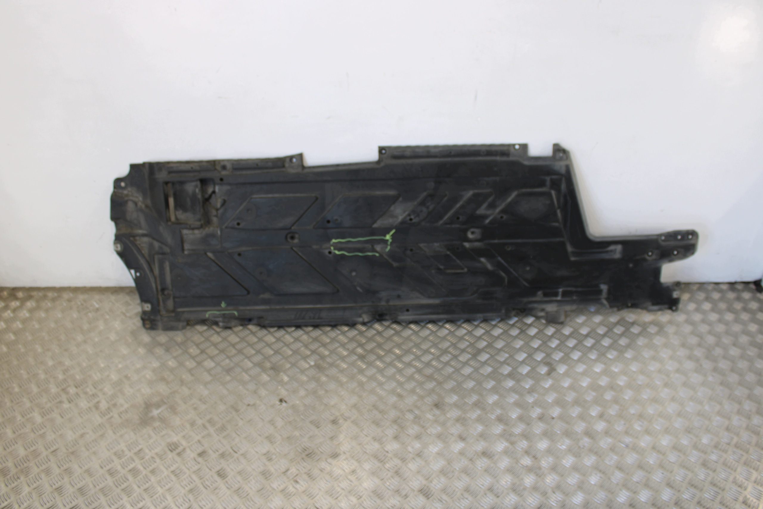 abdeckung Blende Abdeckung Unterfahrschutz rechts A1776808603 MERCEDES GLB X247
