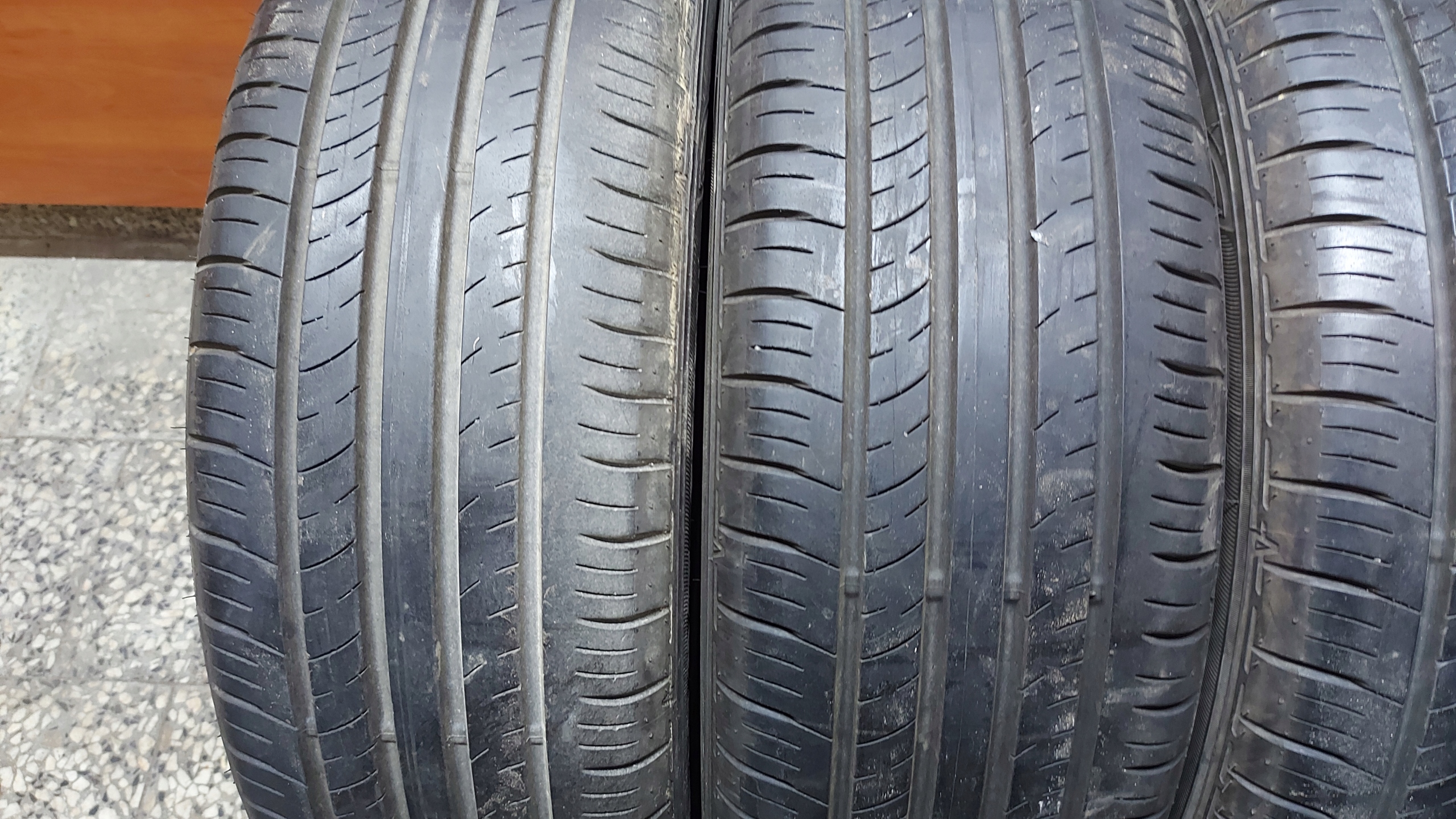 DUNLOP ENASAVE EC300+ 215/60R17 tyres summer 6,5mm