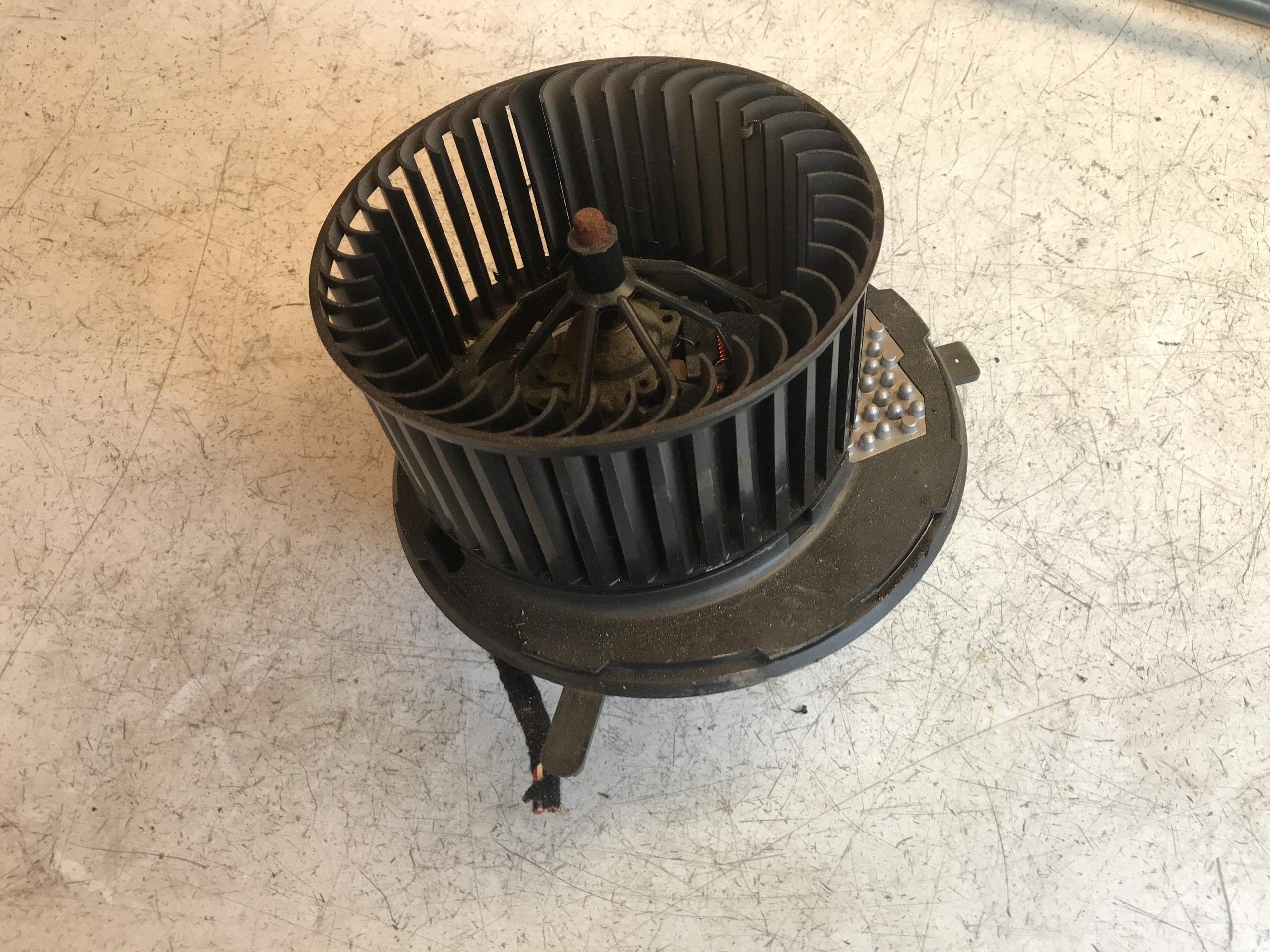 Lüfter DMUCHAWA VW SKODA AUDI 3C1820015T